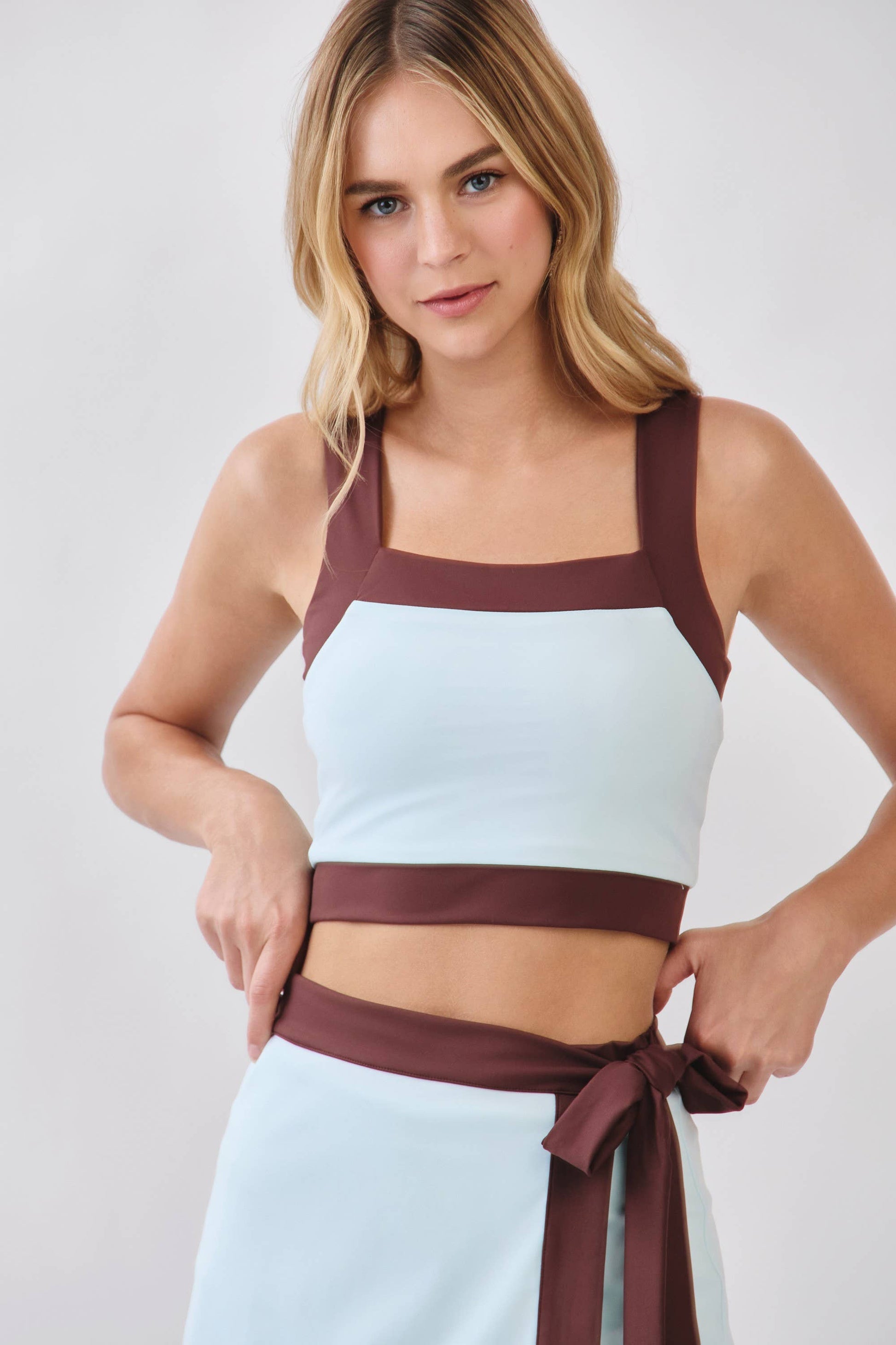 CT10063-Contrast Trim Square Neck Active Crop Top