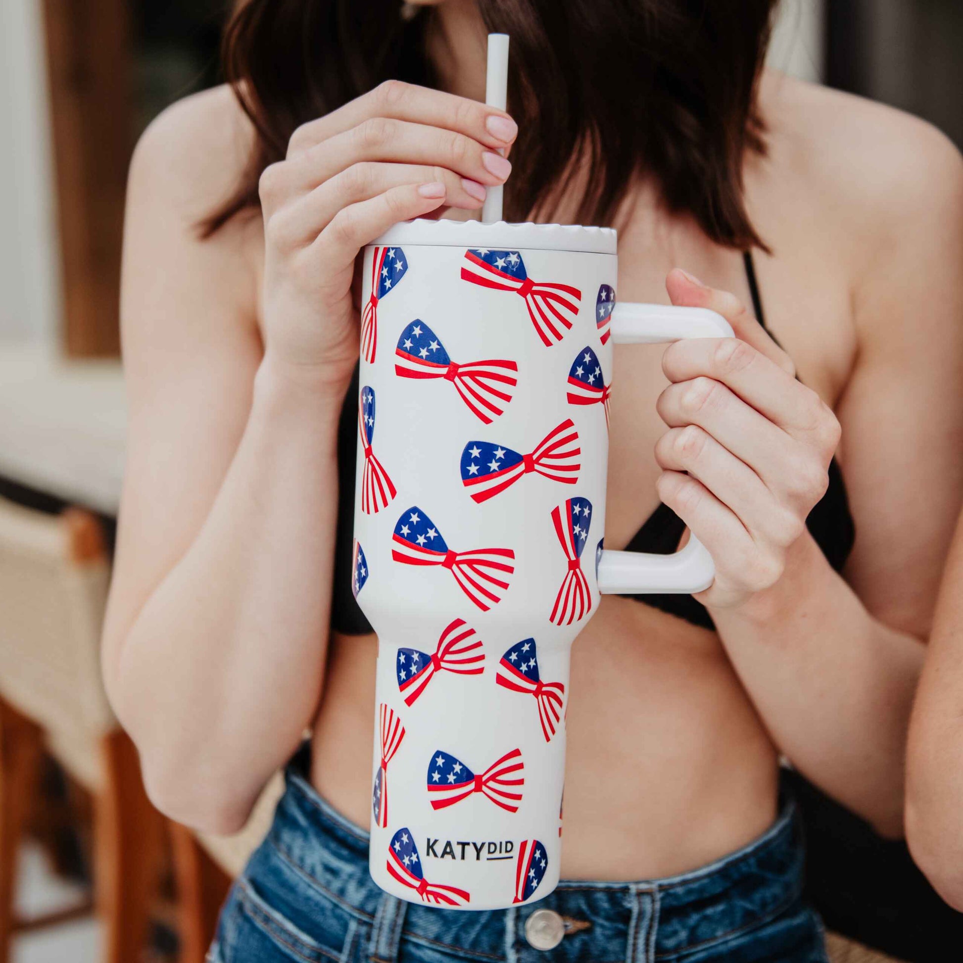 American Bows Wholesale 38 Oz Tumbler with Handle: White