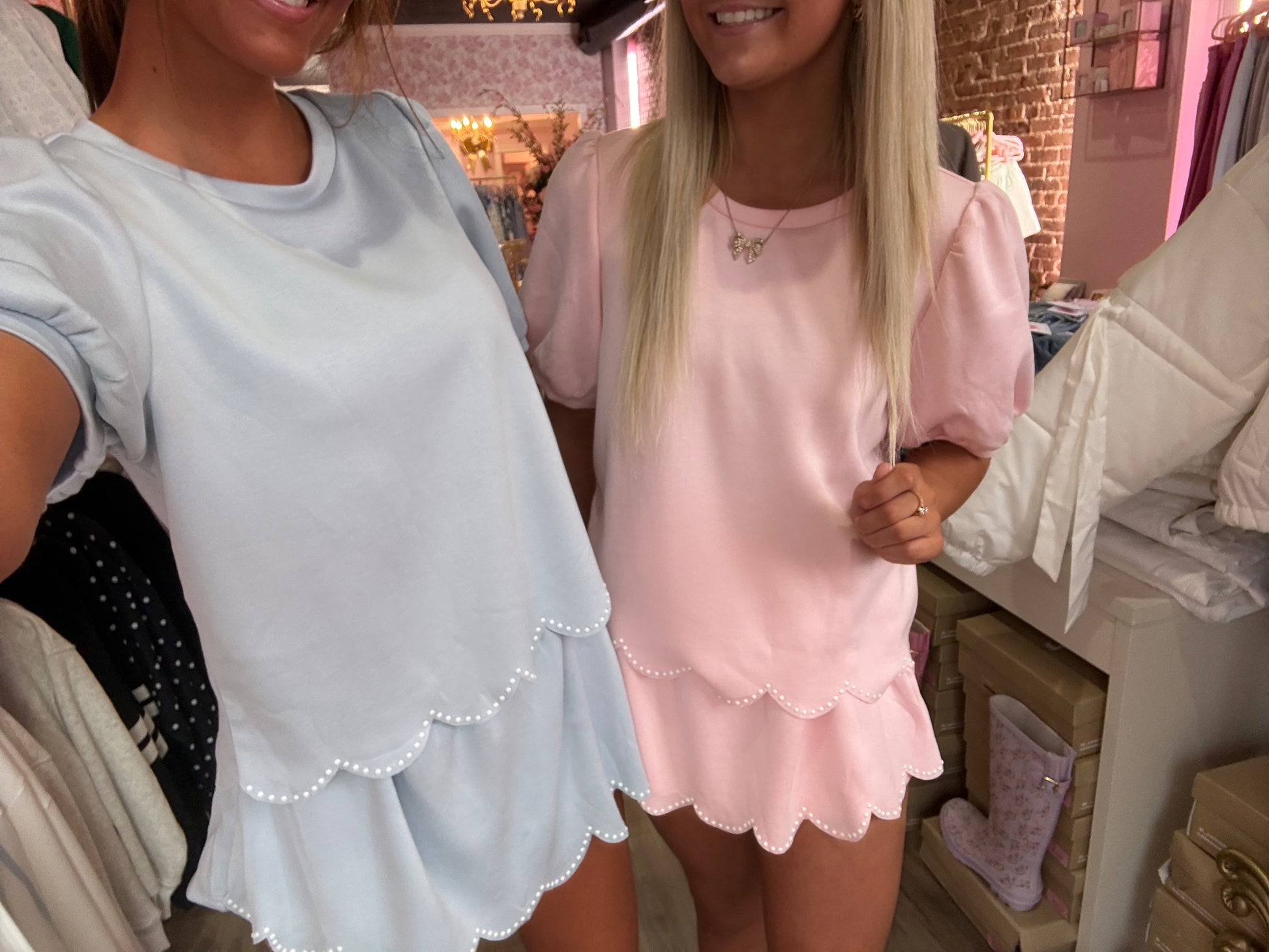 Pearl Scalloped Trim Set