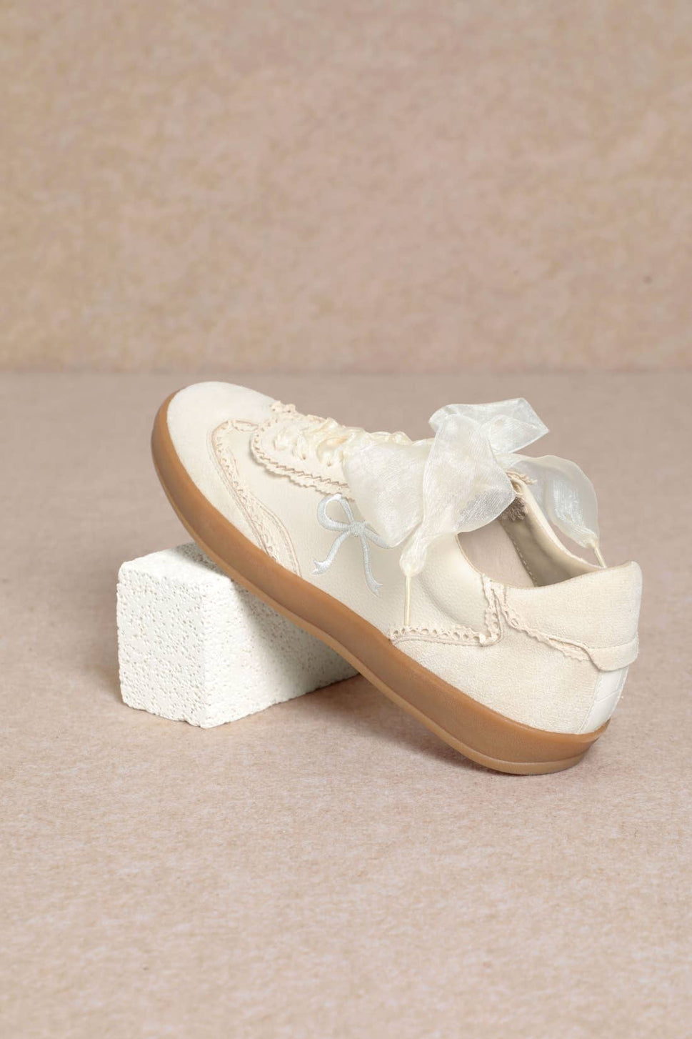 Julie Bow - Cream