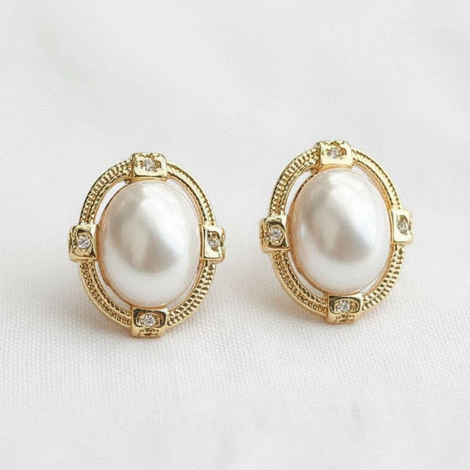 Elegant Geometric Oval Pearl Drop Earrings
