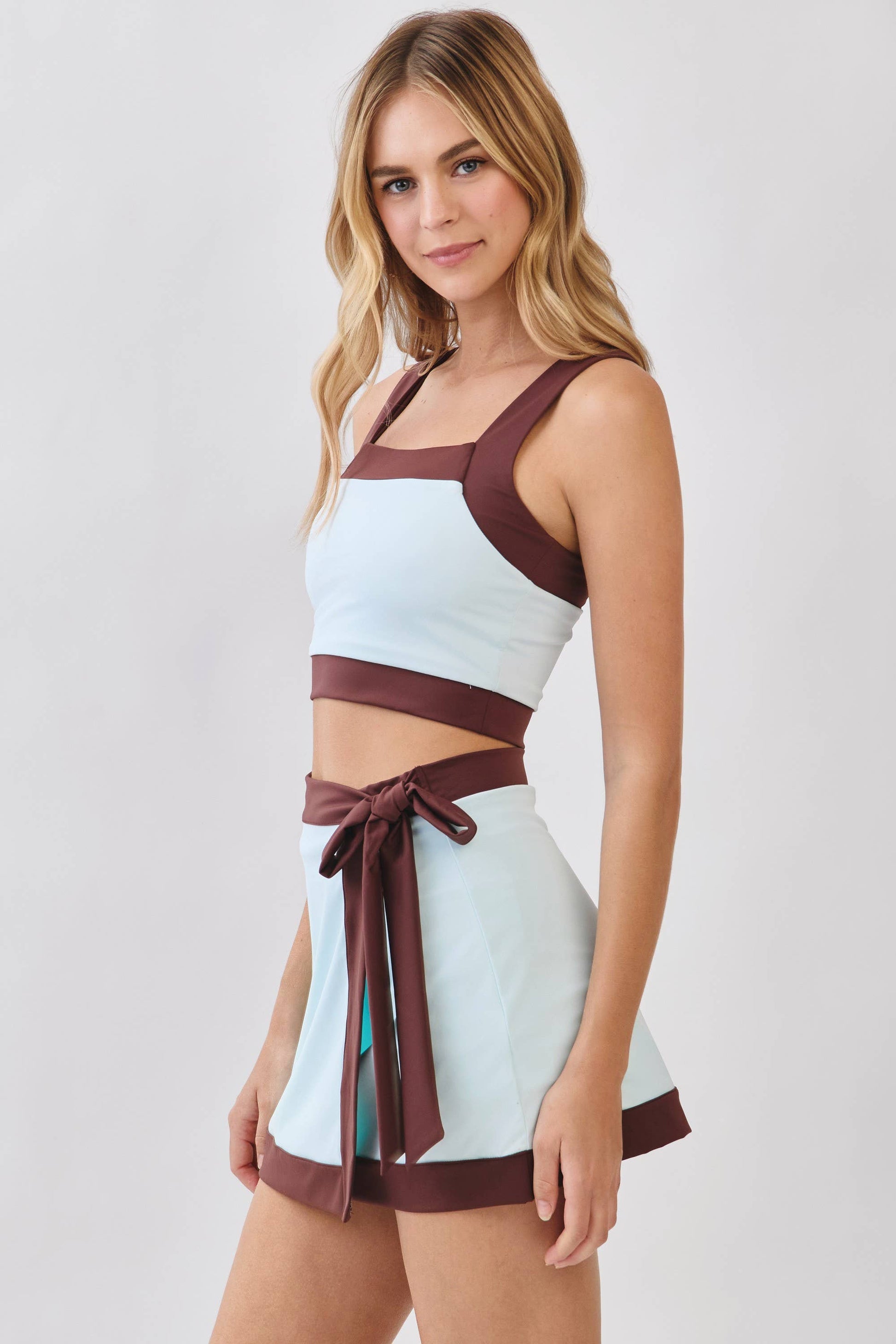 CT10063-Contrast Trim Square Neck Active Crop Top