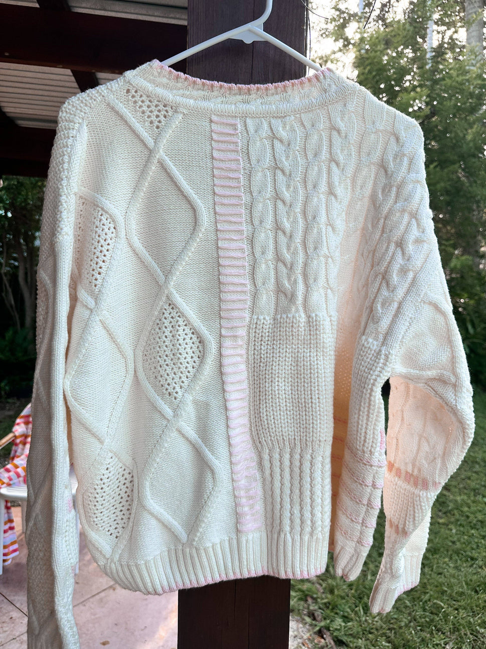 SIMPLE GIRLY SWEATER