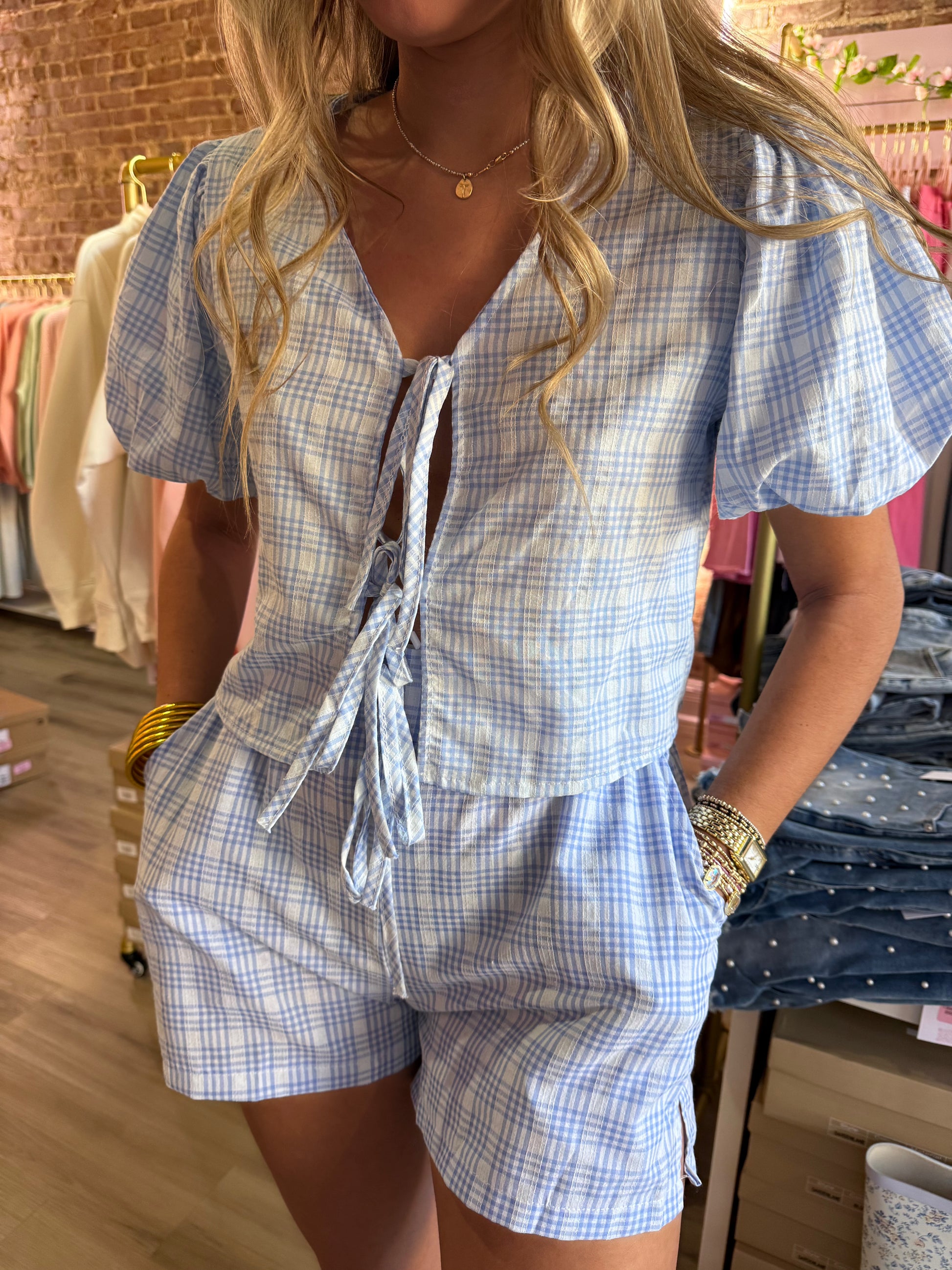 V-NECK LACE UP PUFF SLEEVE TOP SHORTS PLAID SET