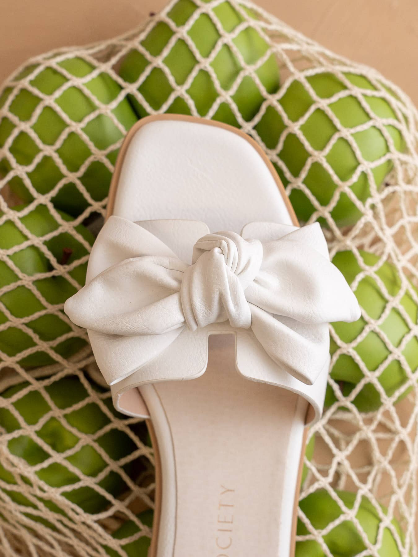 The Ginny | Textured Bow Slide
