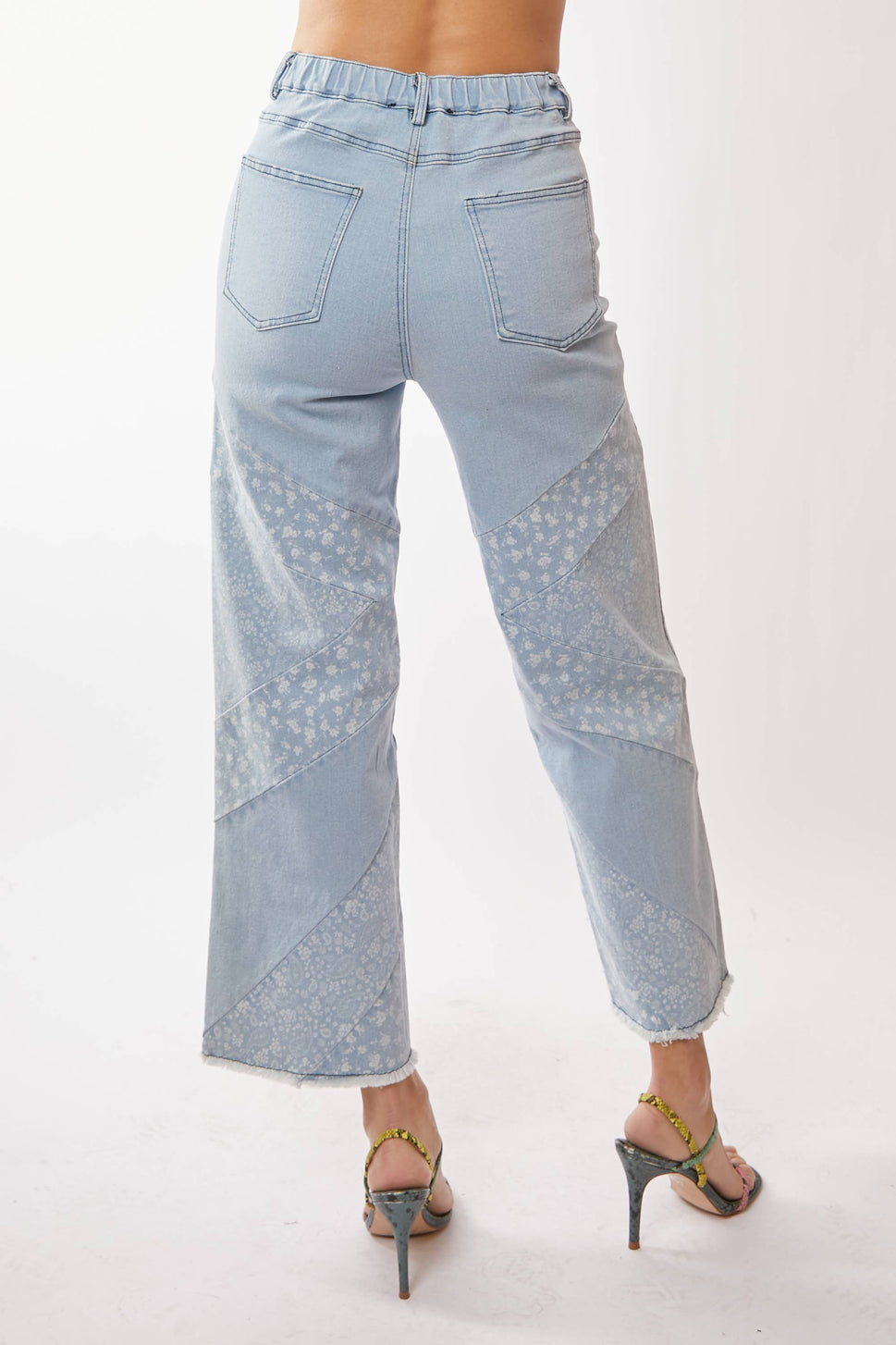 WIDE OPENING DENIM DITSY FLORAL AND PAISLEY PRINT
