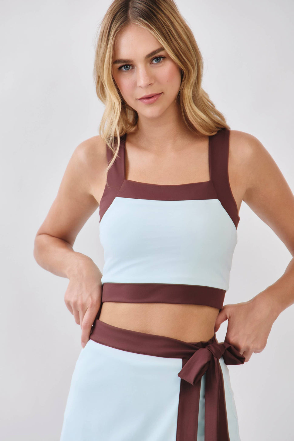 CT10063-Contrast Trim Square Neck Active Crop Top