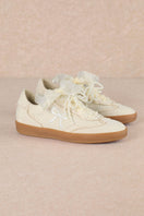 Switch JULIE: Ivory / US 6(1 Pair) US 6.5(1 Pair) US 7(1 Pair) US 7.5(2 Pairs)US 8(2 Pairs)US 8.5(2 Pairs)US 9(2 Pairs)      US 10(1 Pair) 3 image