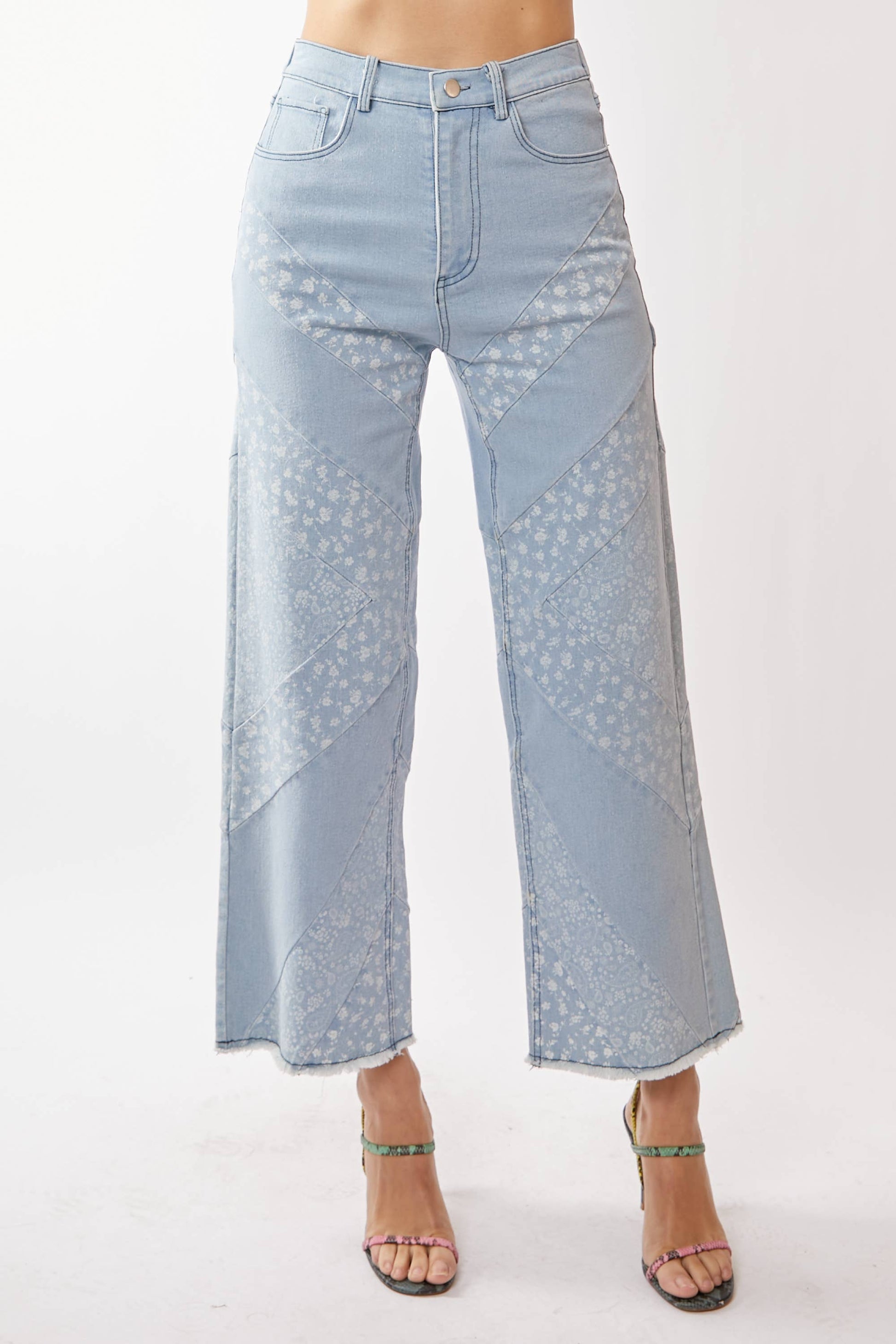 WIDE OPENING DENIM DITSY FLORAL AND PAISLEY PRINT