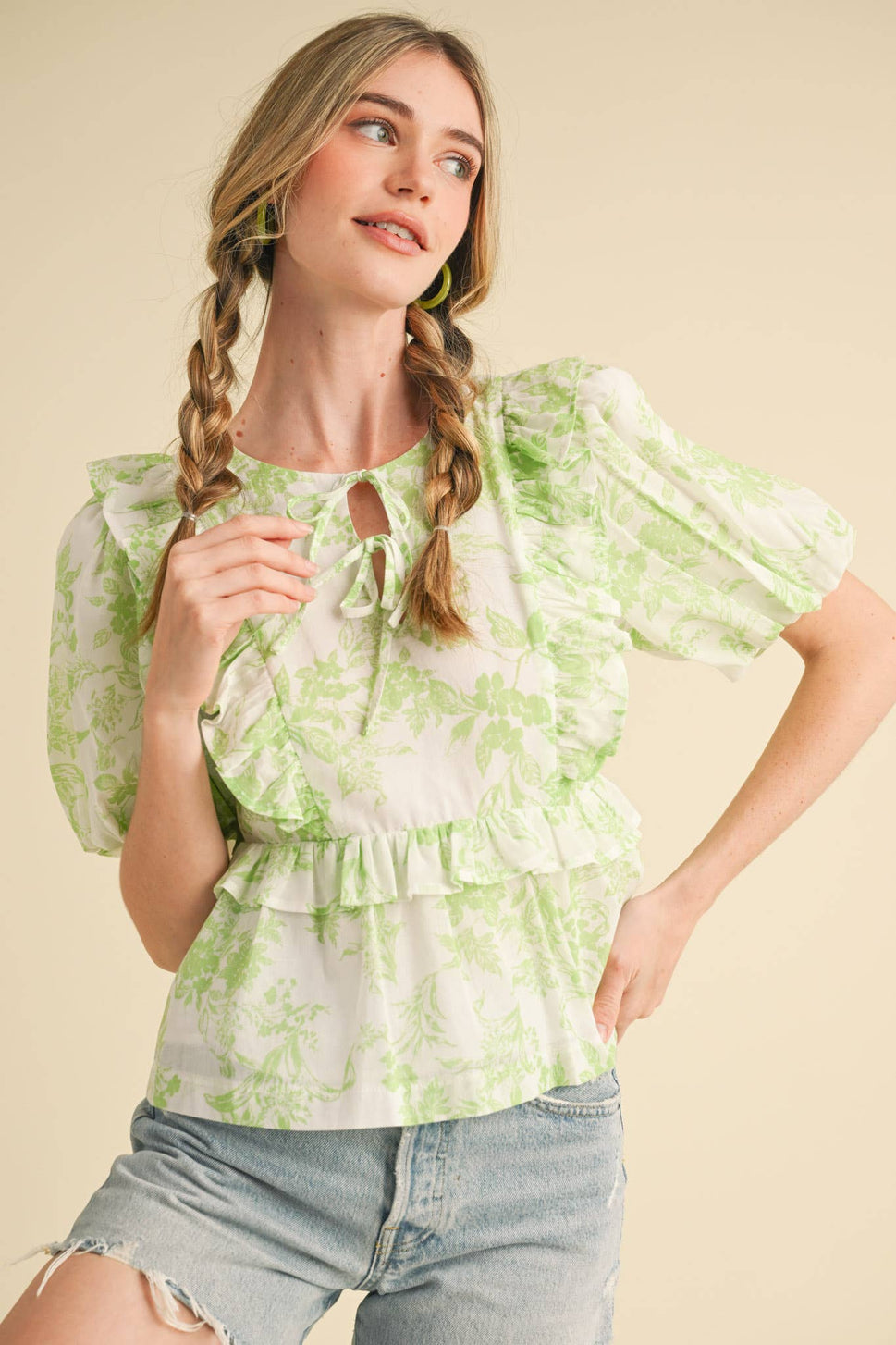 *Exclusive Print Floral Ruffled Bubble Sleeve Top