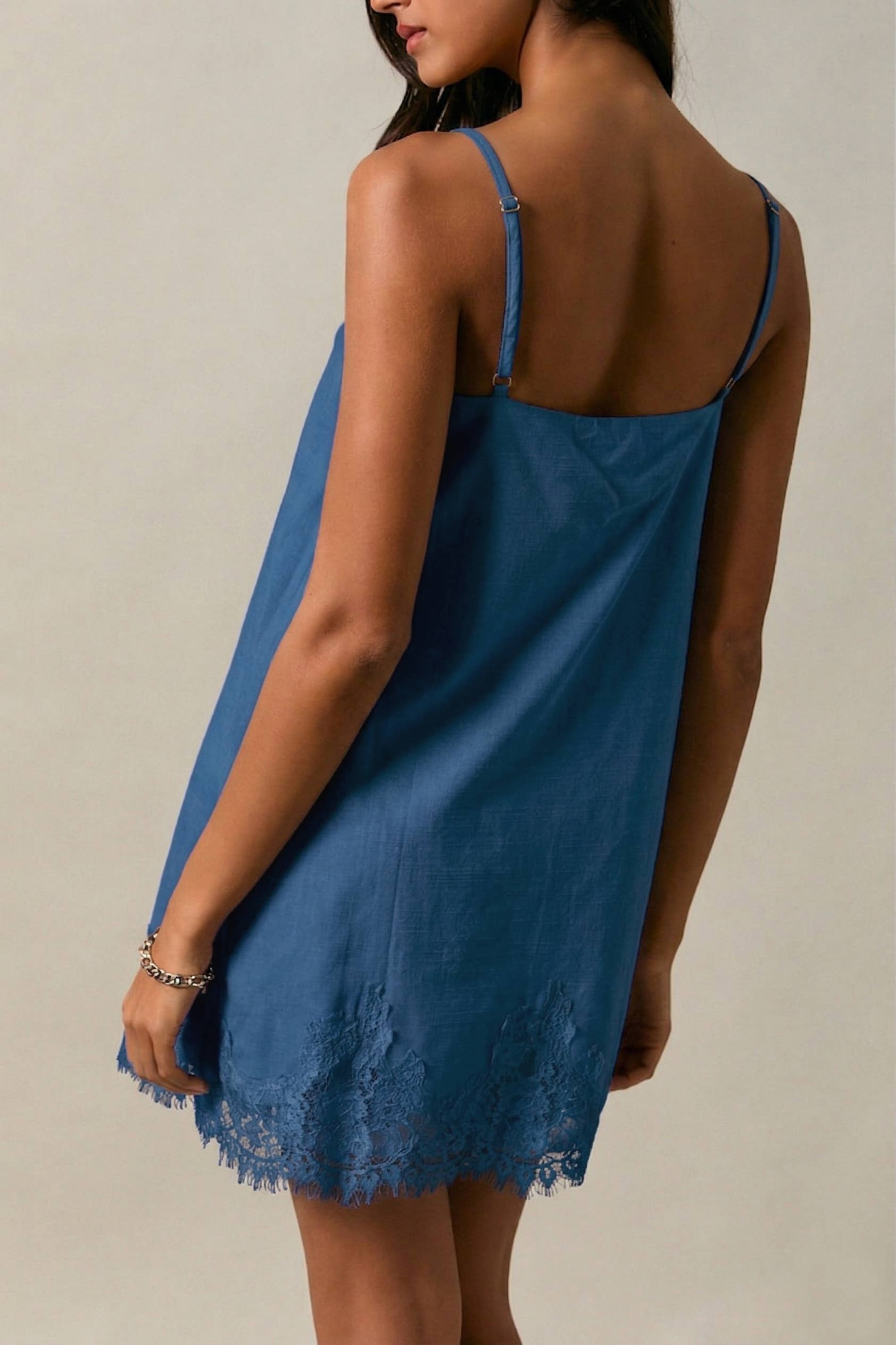 LACE TRIM SPAGHETTI SHIFT MINI DRESS