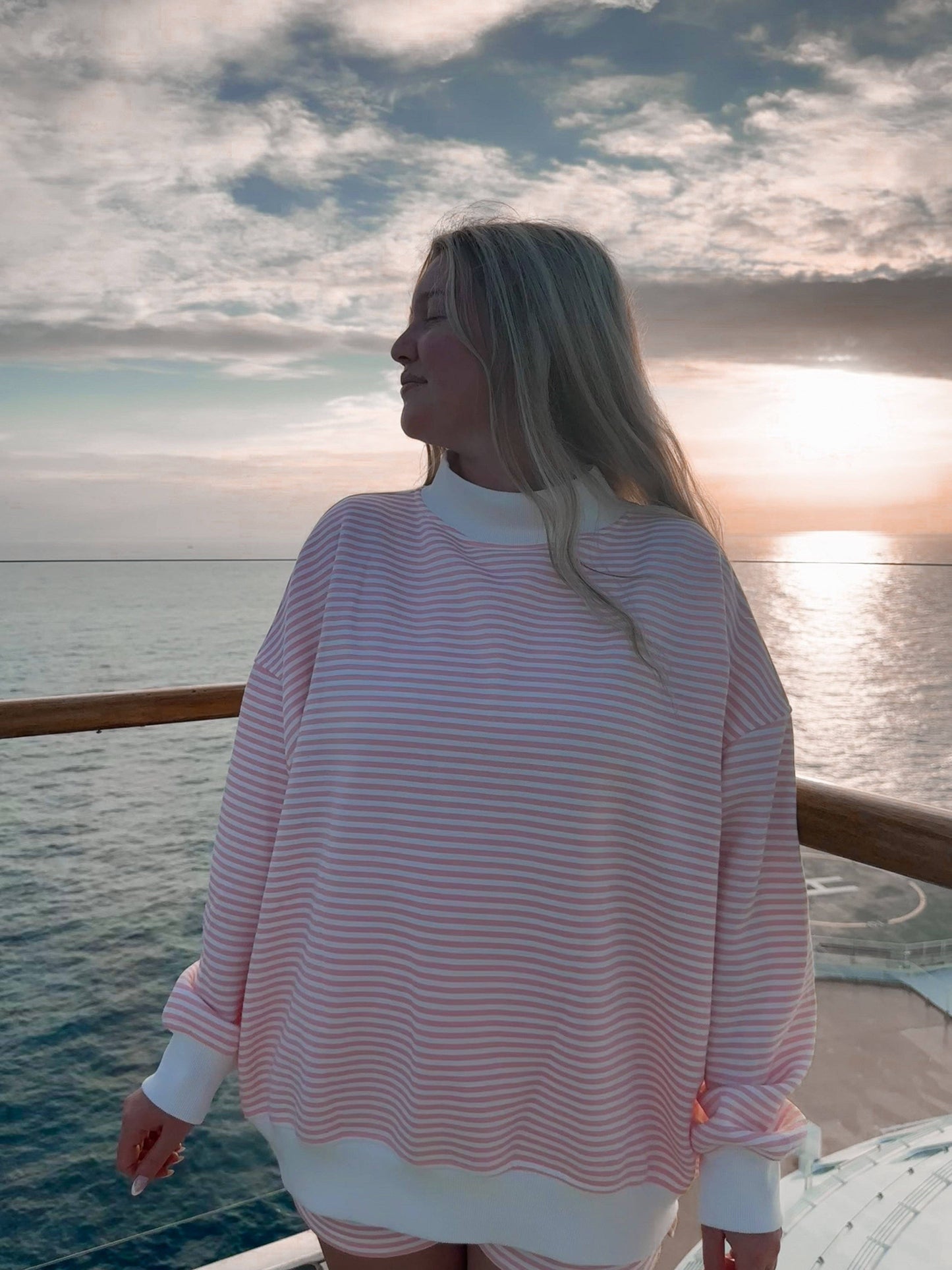LIGHT PINK AND BIG STRIPED MOCKNECK SWEATSHIRT