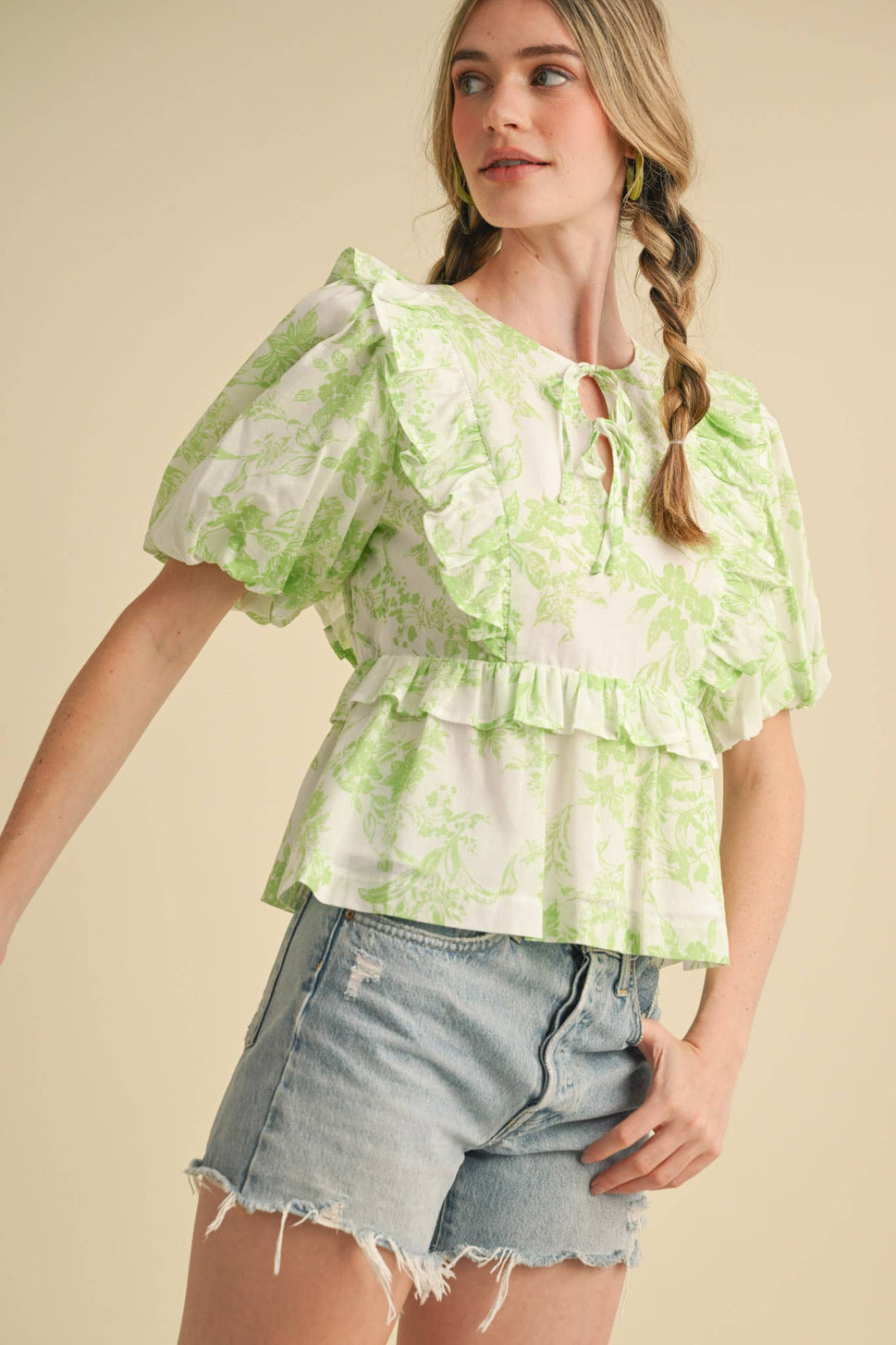 *Exclusive Print Floral Ruffled Bubble Sleeve Top