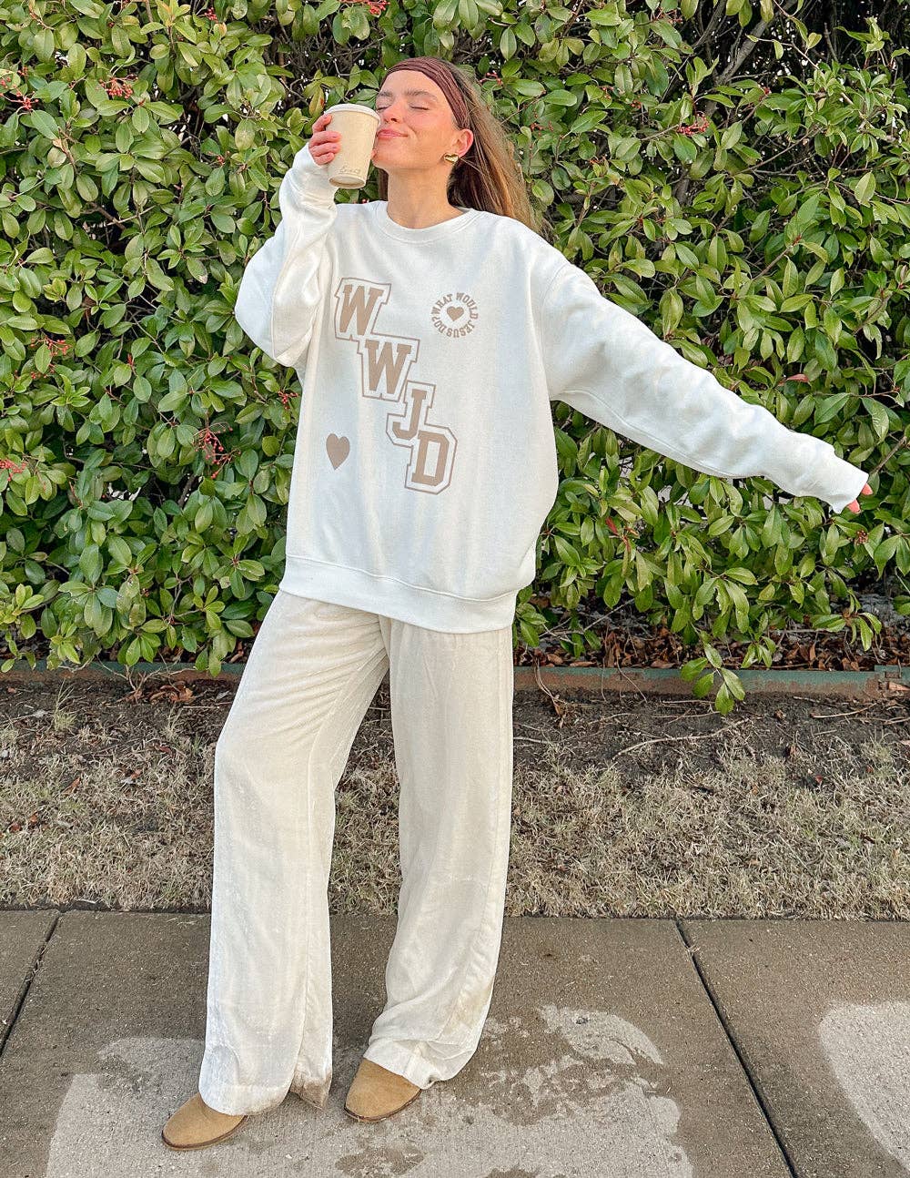 WWJD Varsity Crewneck: M