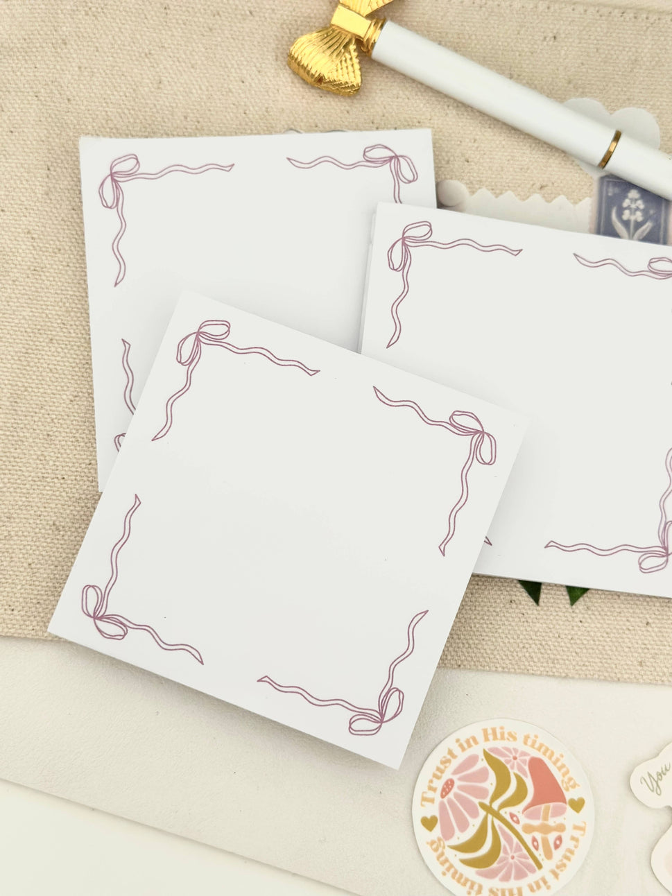 Bow Frame Sticky Notes