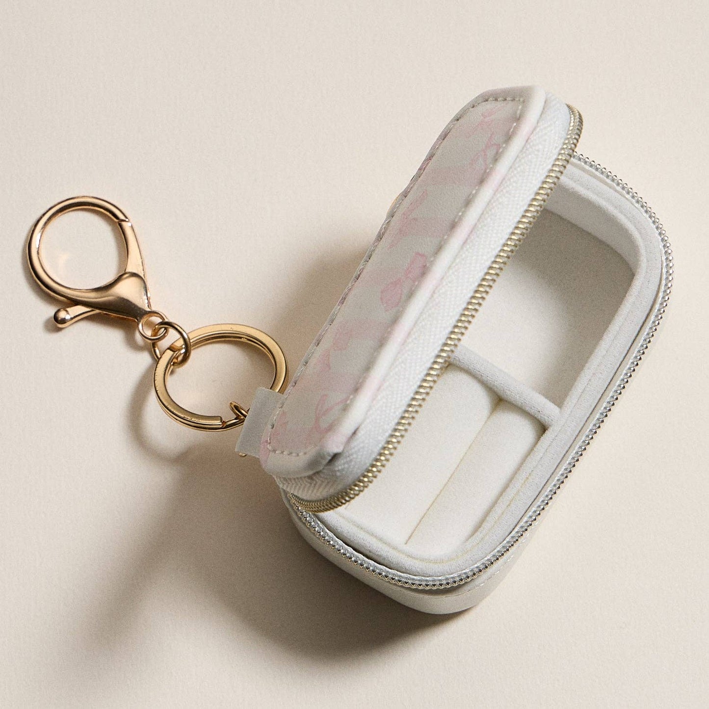 Mini Jewelry Travel Case with Keychain – Pink Bow Design: IV / ONE