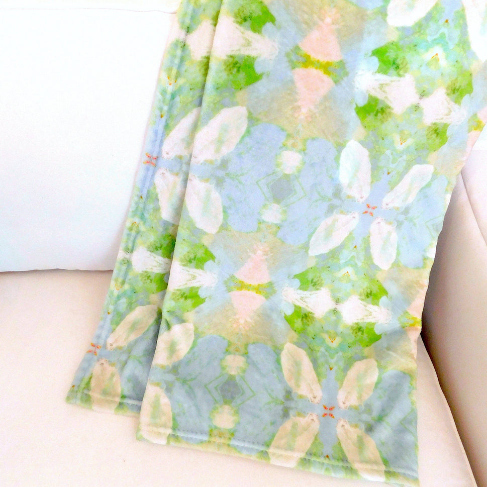 laura park Elephant Falls Fleece Blanket: One Size