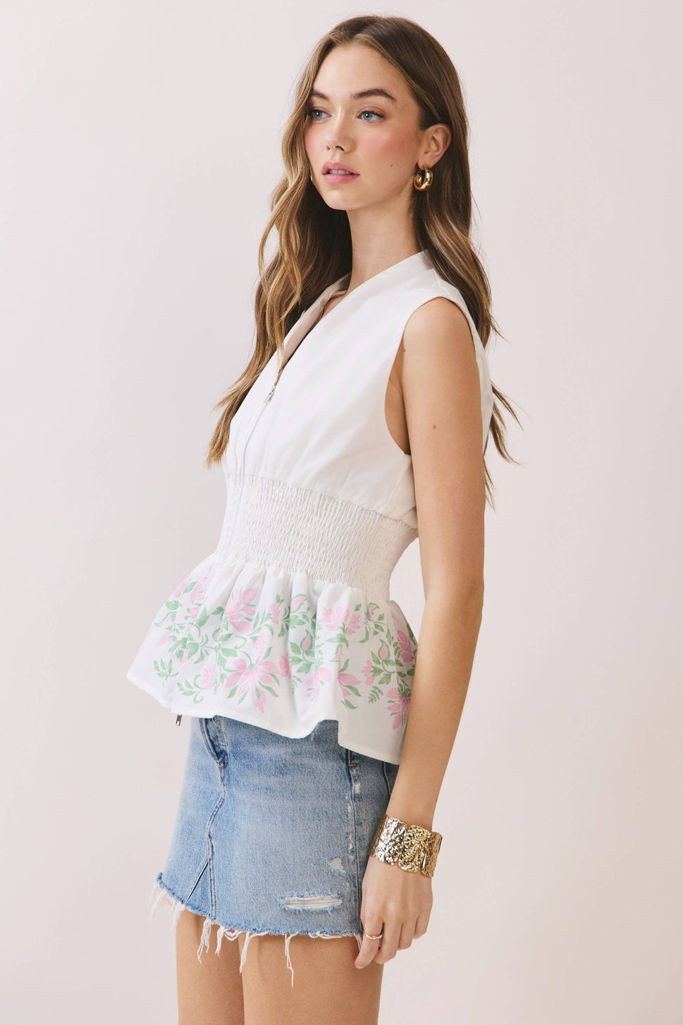 *Floral Print Sleeveless Smocked Waist Top