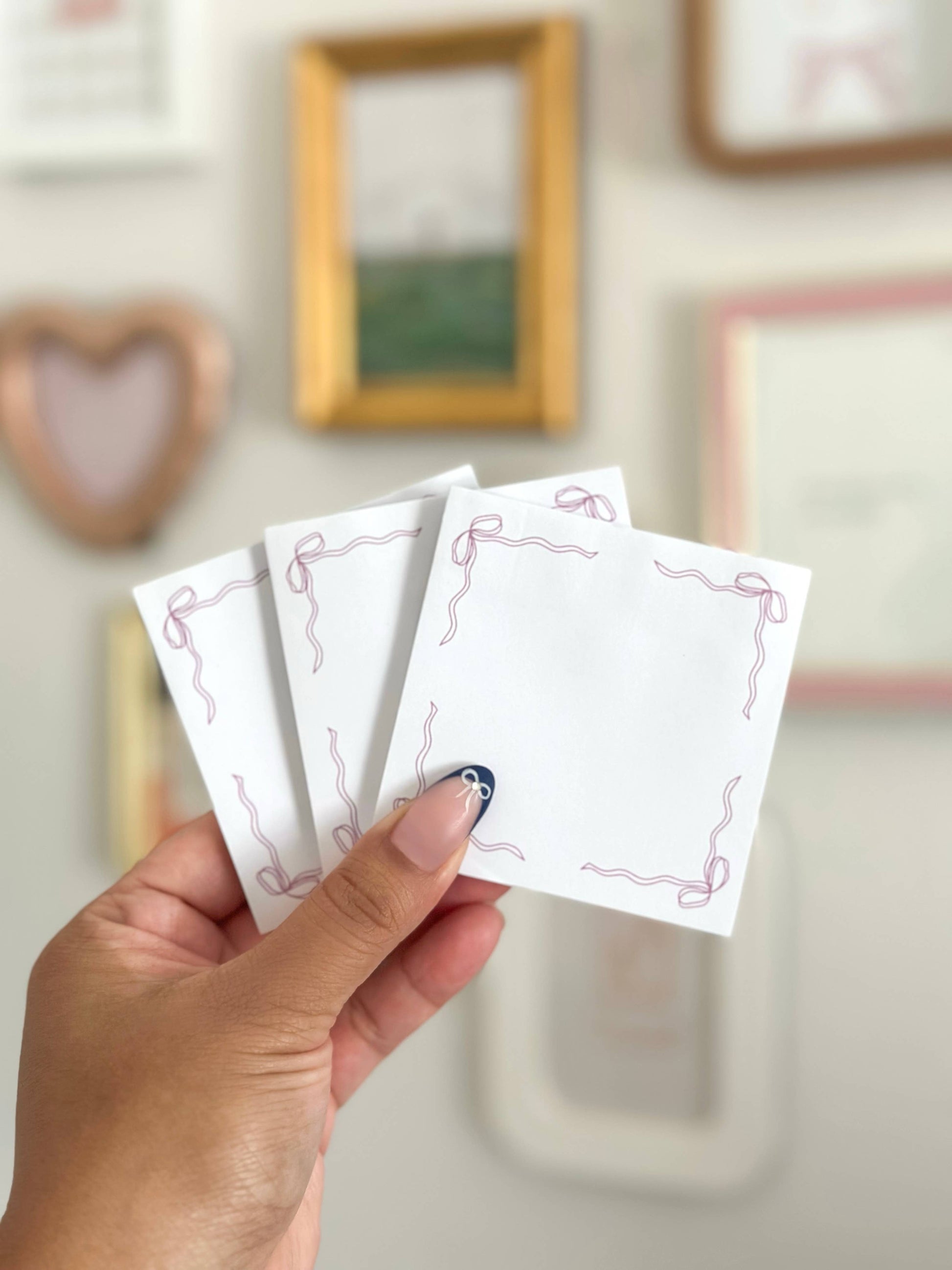 Bow Frame Sticky Notes