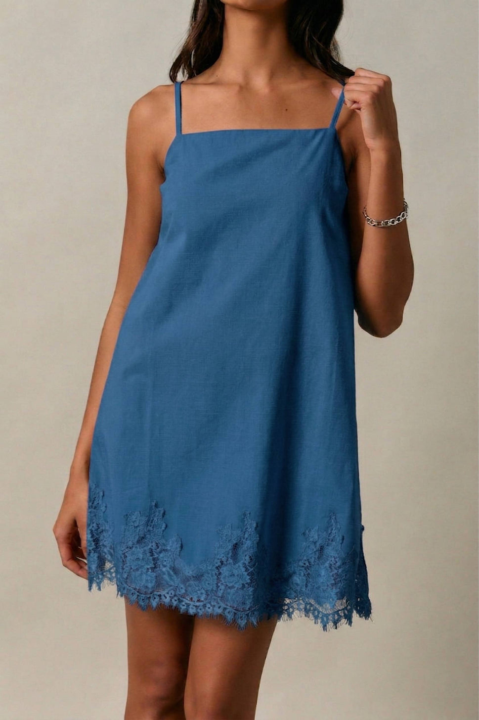 LACE TRIM SPAGHETTI SHIFT MINI DRESS