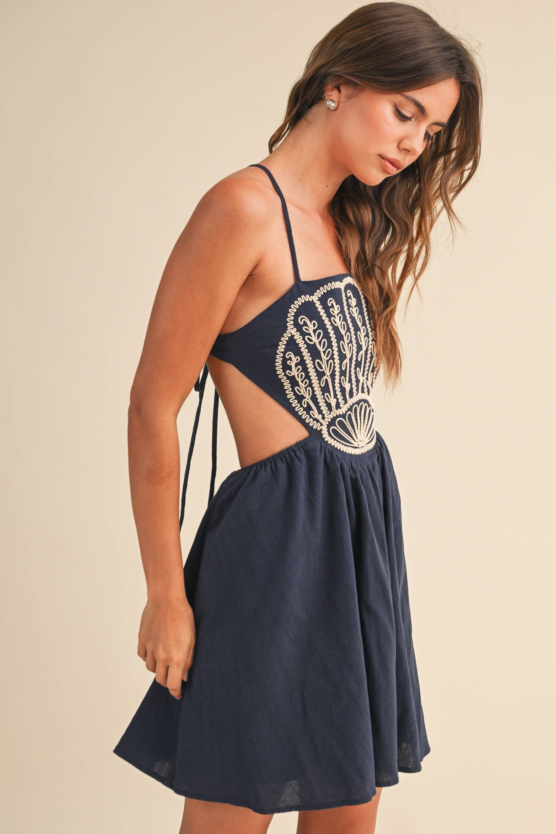 SCALLOP APLIQUE CRISS CROSS BACK FLARE MINI DRESS