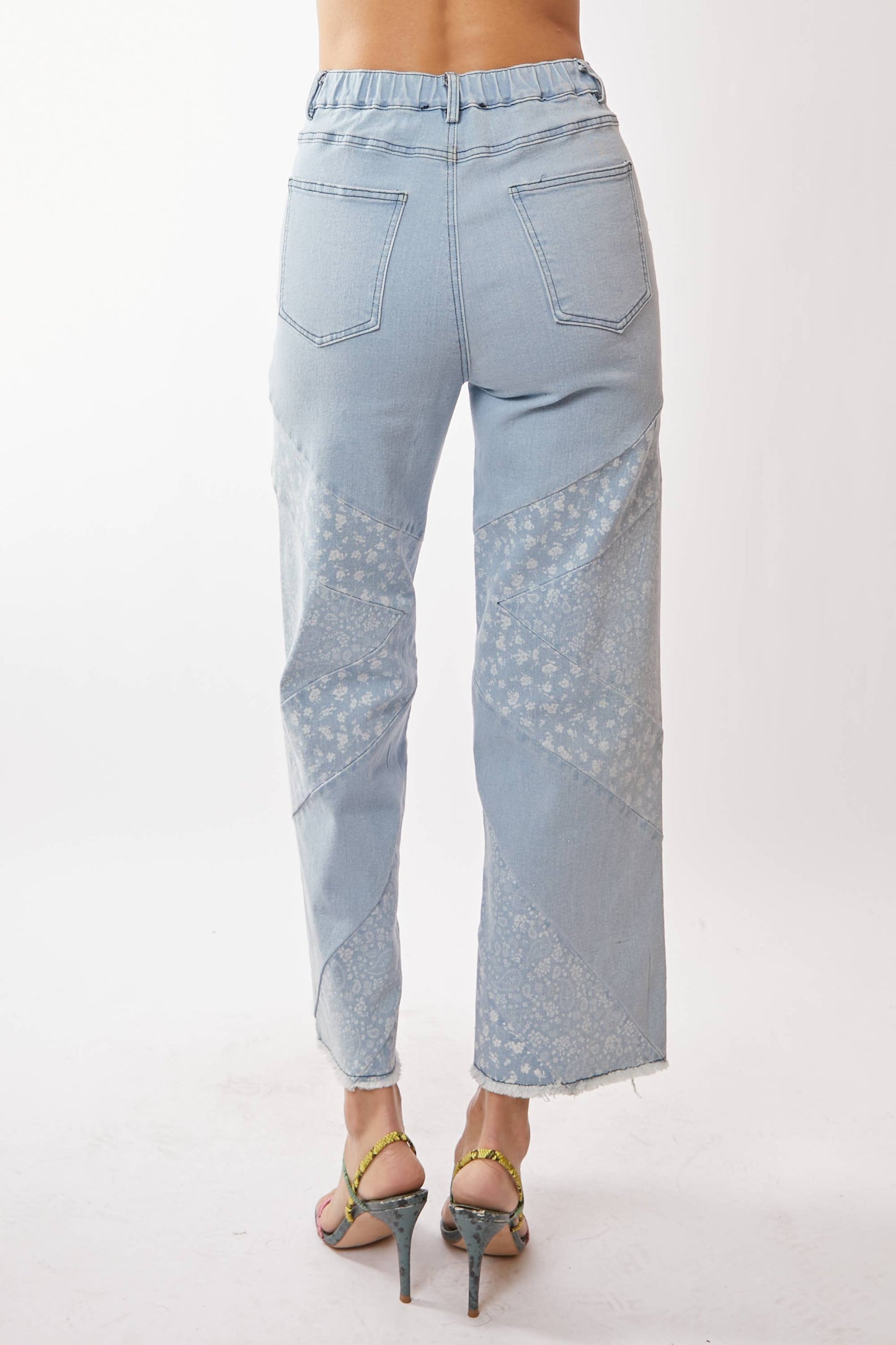 WIDE OPENING DENIM DITSY FLORAL AND PAISLEY PRINT