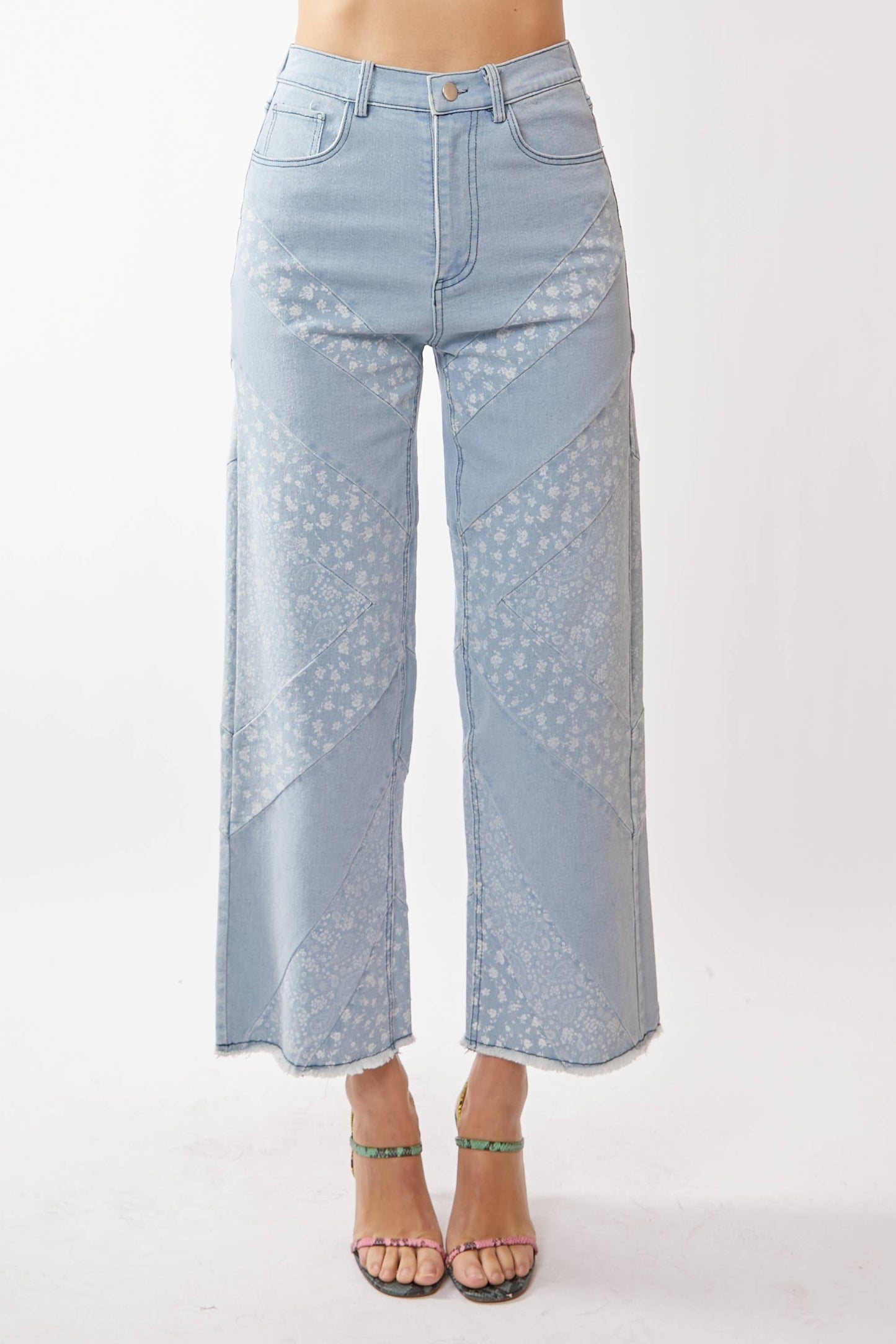 WIDE OPENING DENIM DITSY FLORAL AND PAISLEY PRINT
