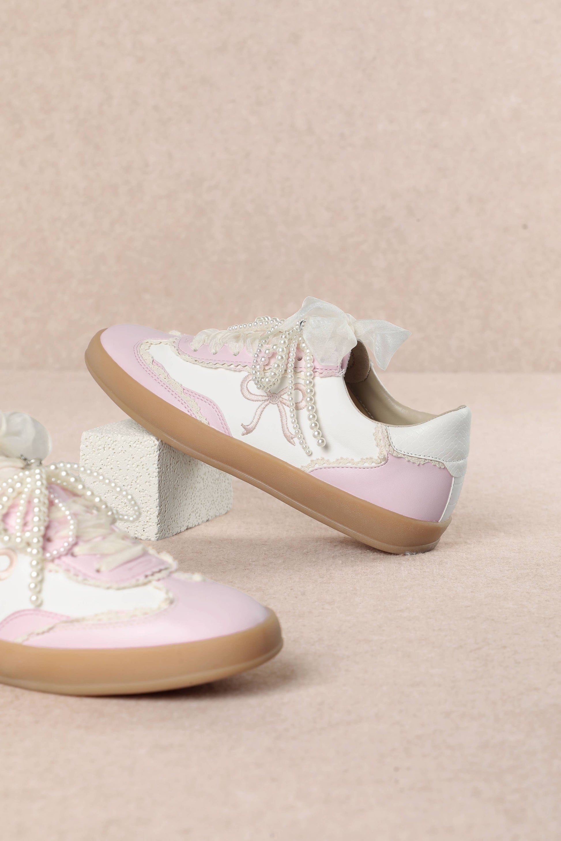 JULIE: White Pink Sneakers