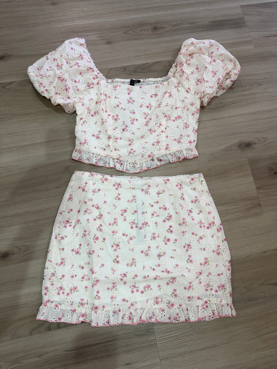 *Everly Printed Eyelet Set: Ivory/Pink