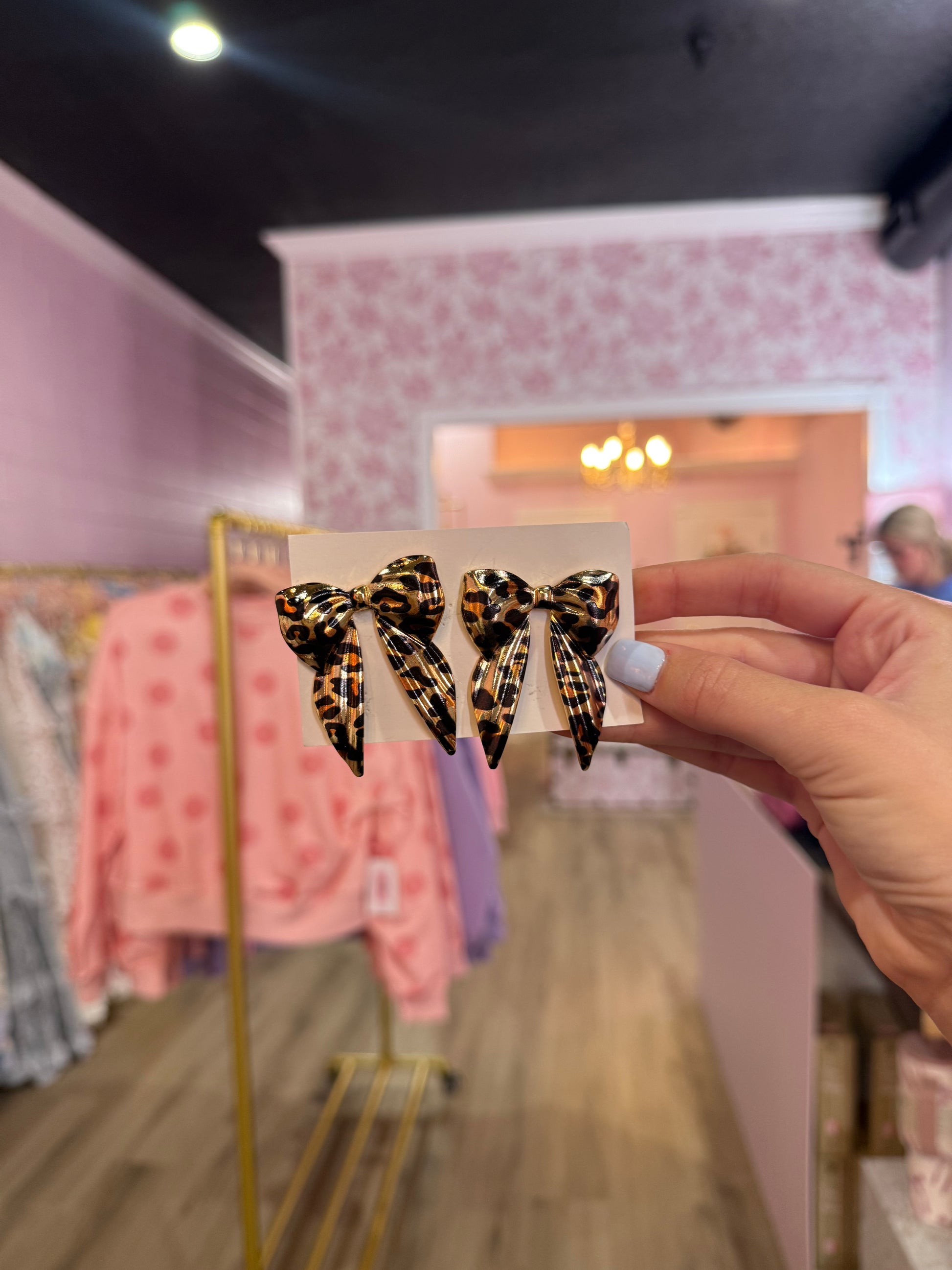 Leopard Print Bow Knot Shape Plated Alloy Earrings: Gold