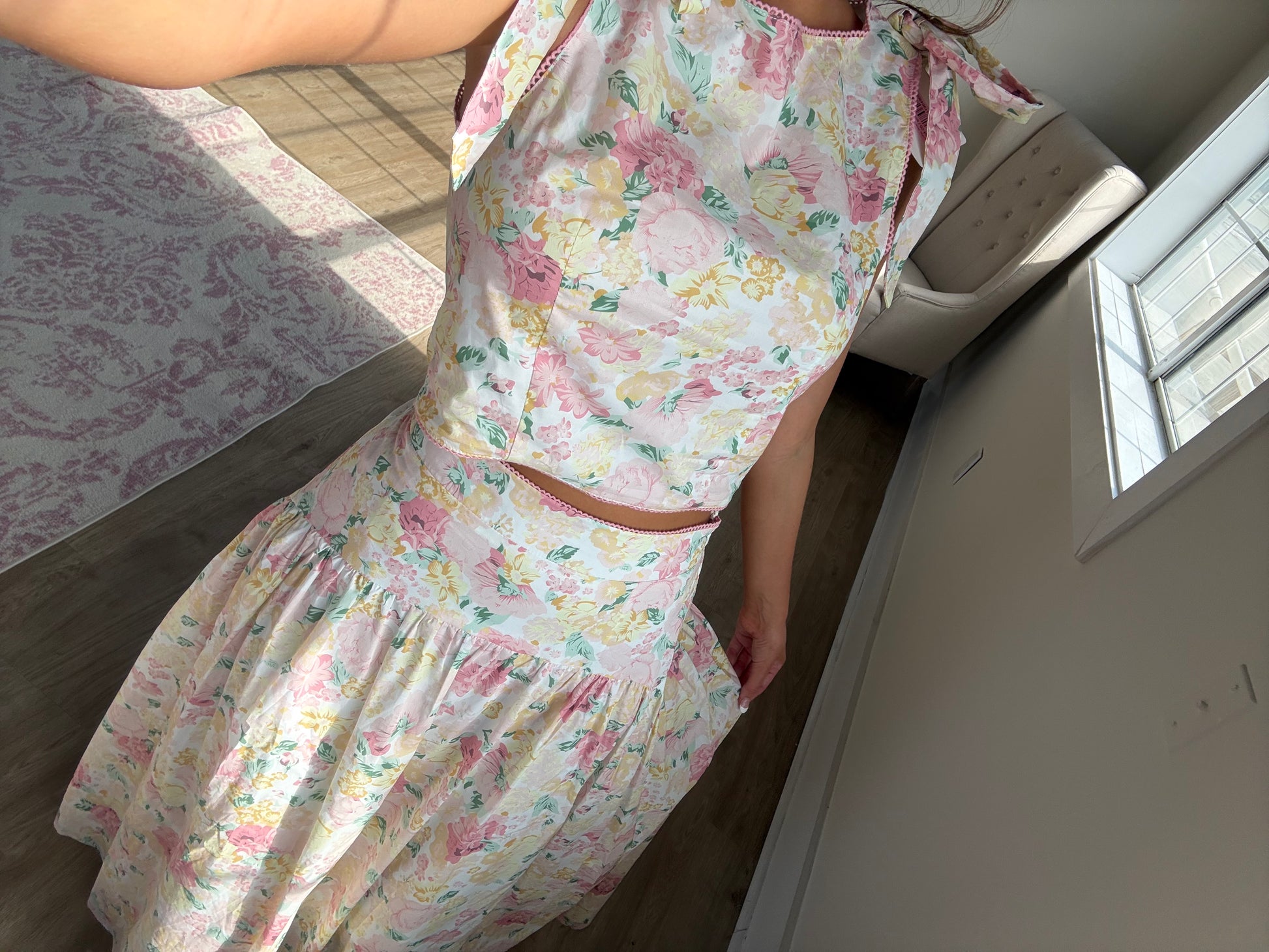 FLORAL PRINTED TOP AND LONG SKIRT SET: FLORAL