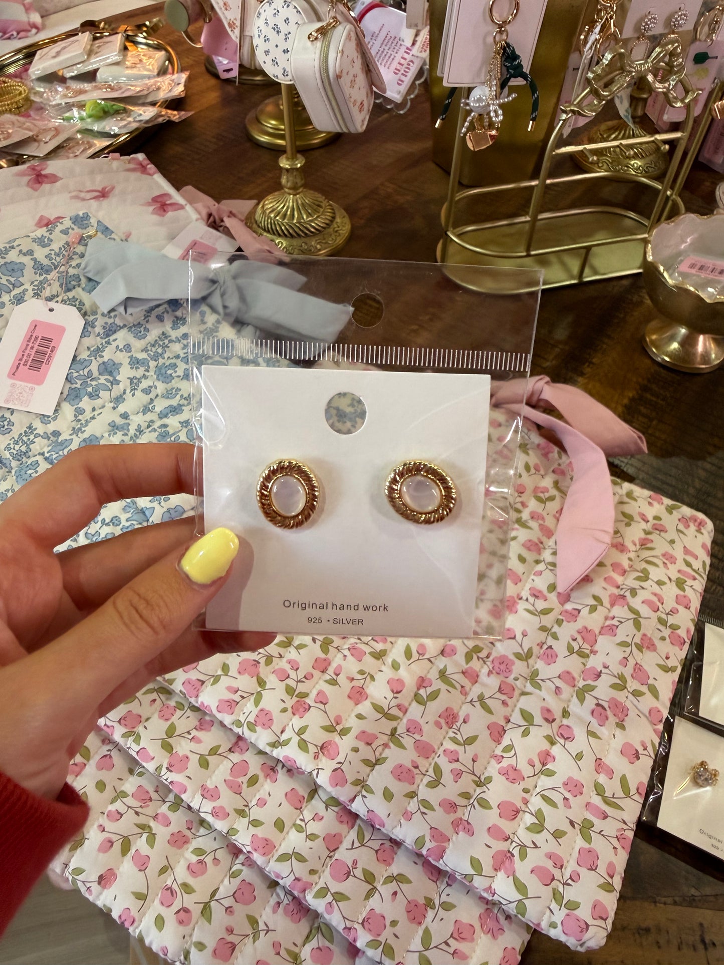 Artistic Vintage Oval Shell Drop Earrings