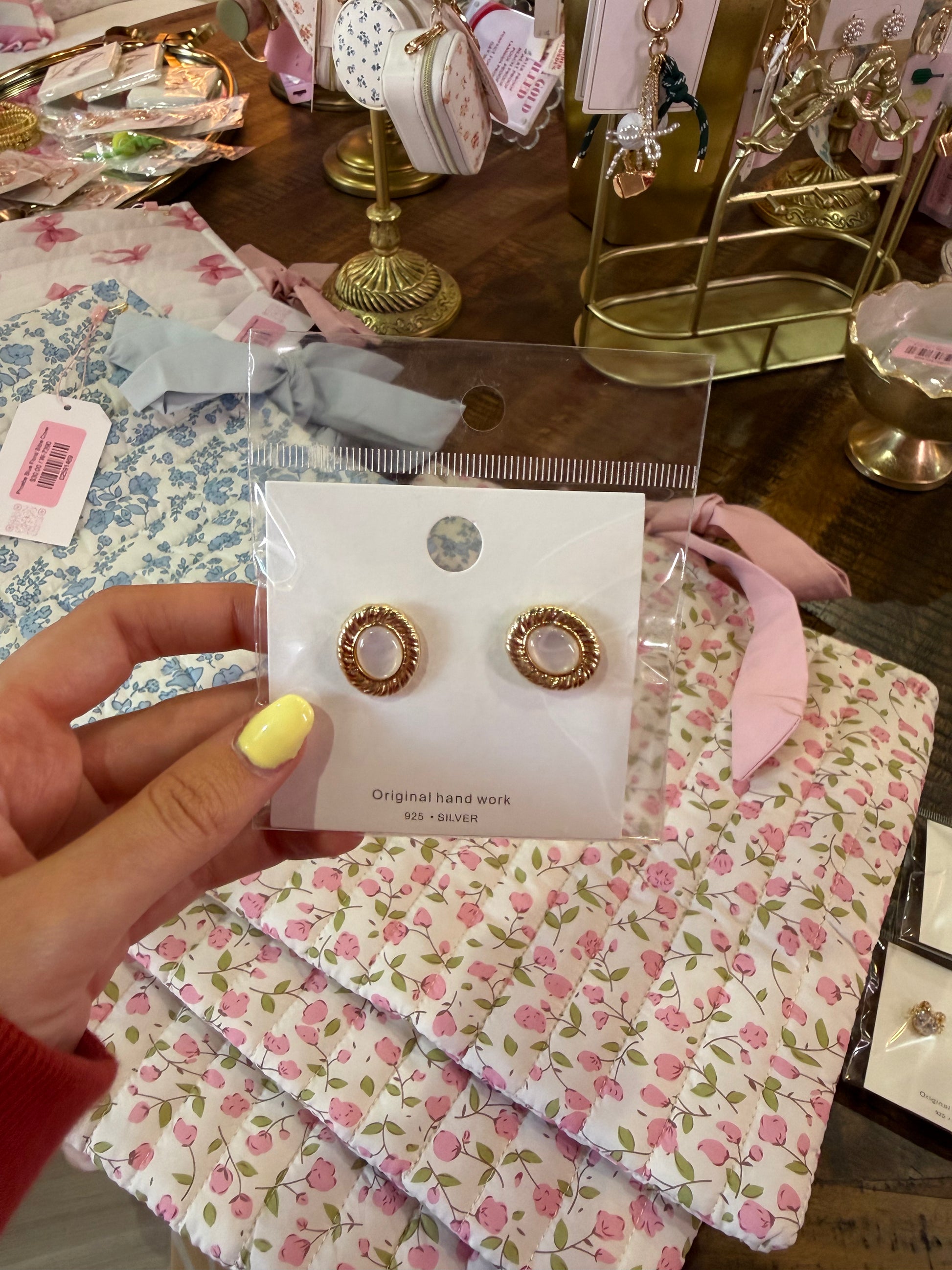 Artistic Vintage Oval Shell Drop Earrings