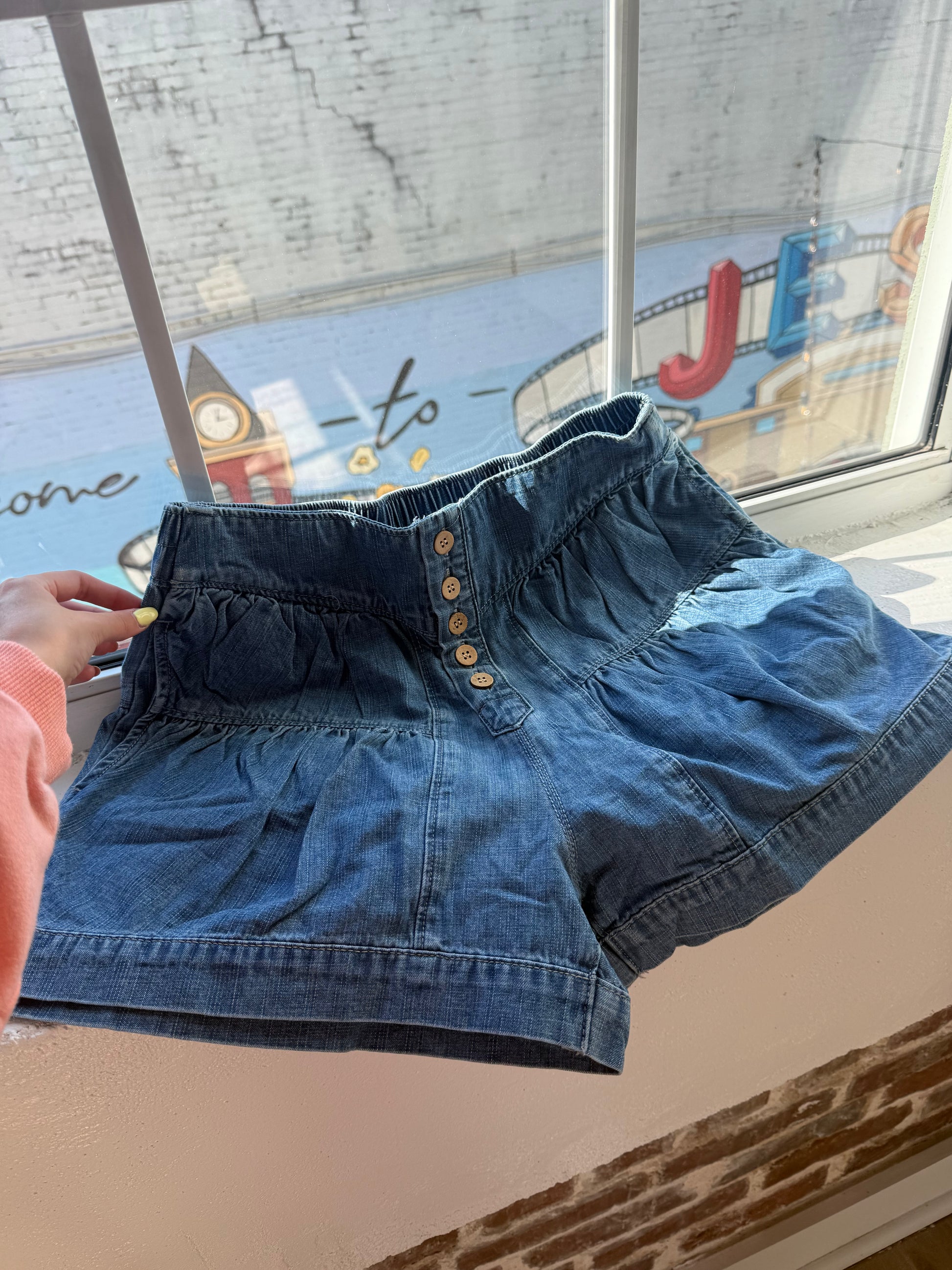 FLUER PLEATED DENIM SHORTS WITH POCKETS