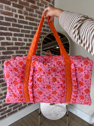 On-the-Go Quilted Weekender Bag–Poppin' Petals Hot Pink