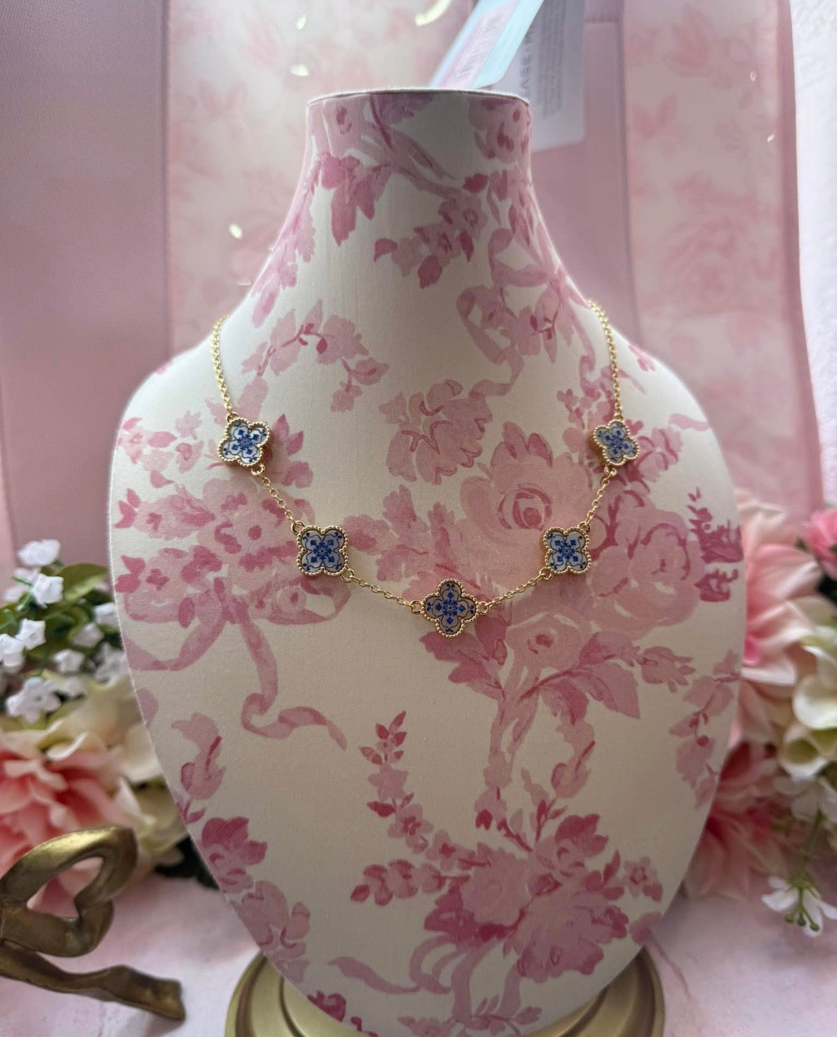 Blue Floral Clover Enamel Necklace – Gold Tone: One / M-5SN11124