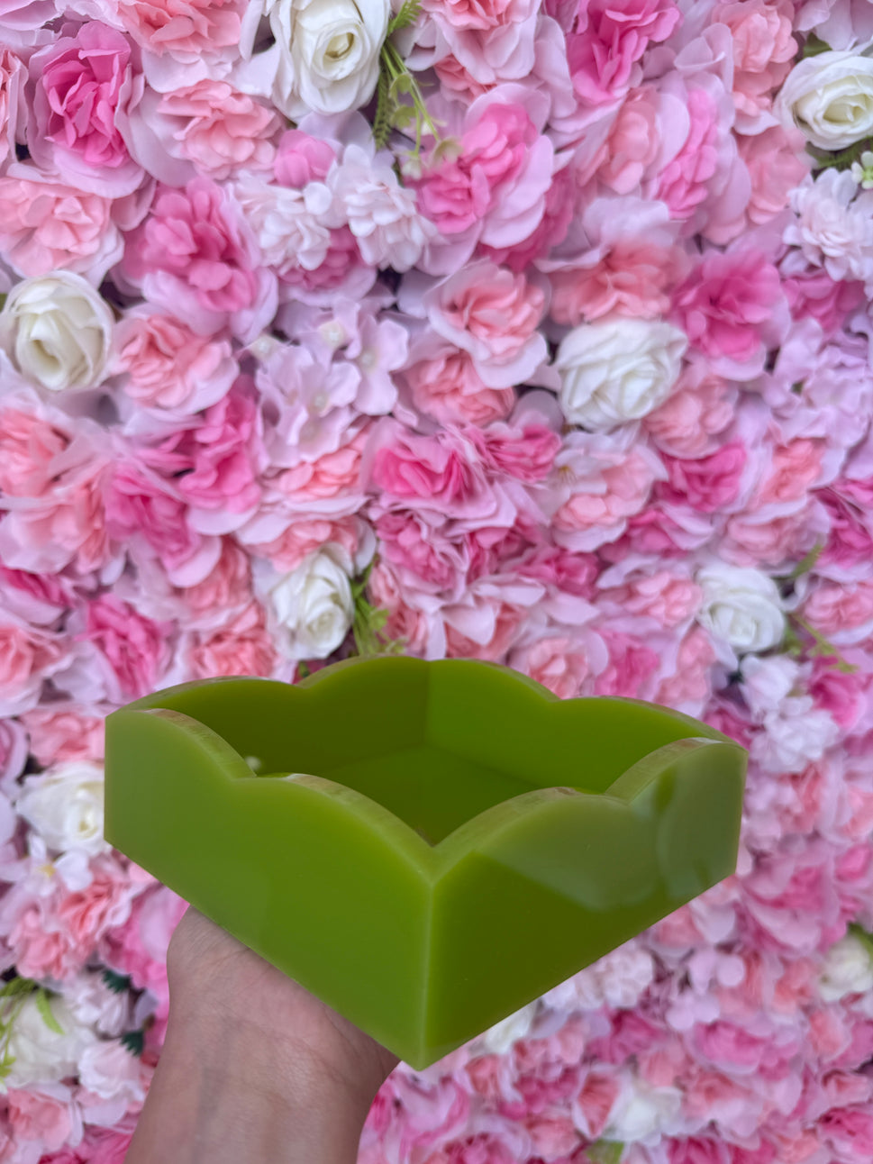 Green Palm Acrylic Scalloped Cocktail Napkin Holder