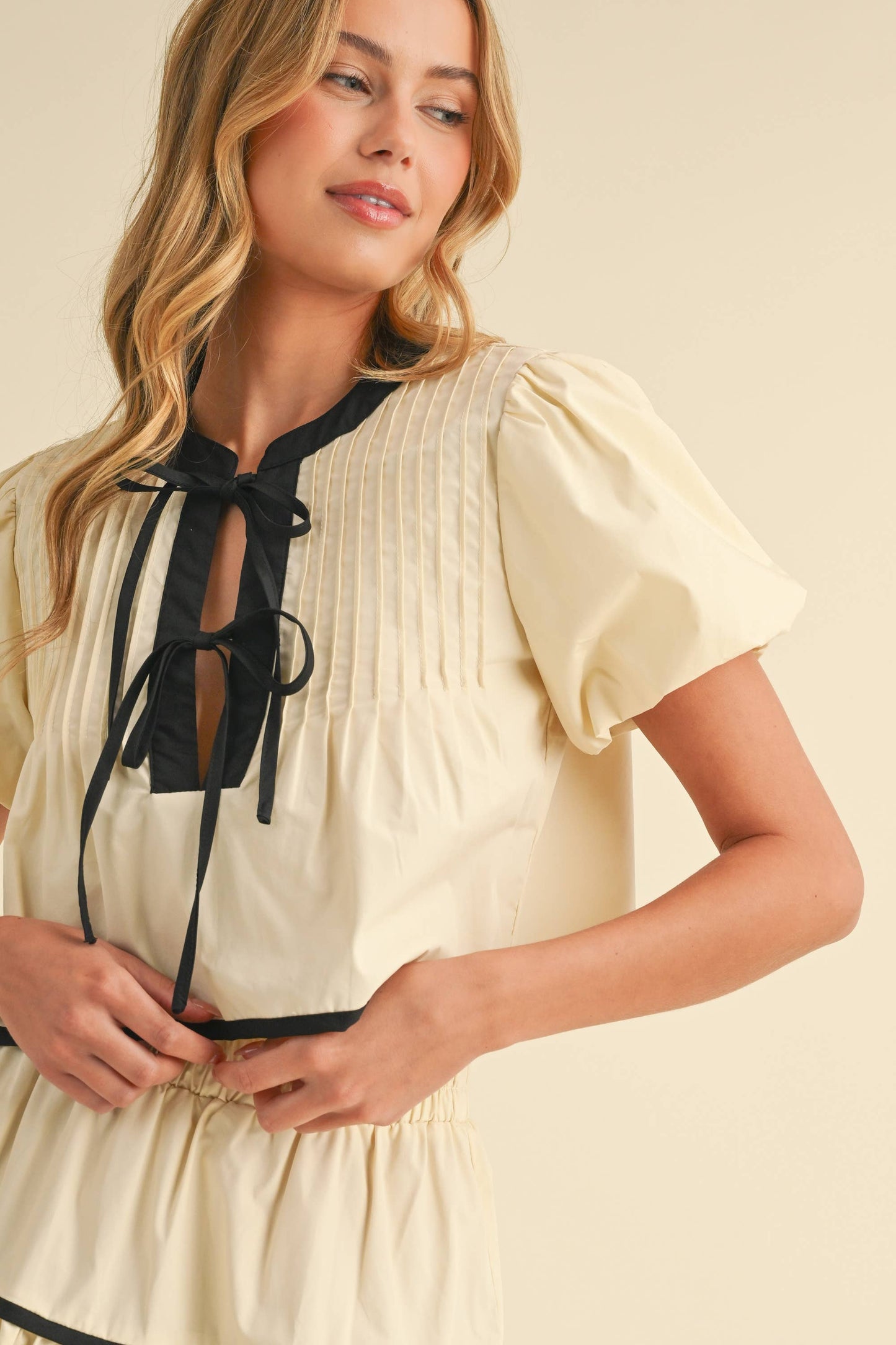 CONTRAST TIE TOP AND TIERED MINI SKIRT SET