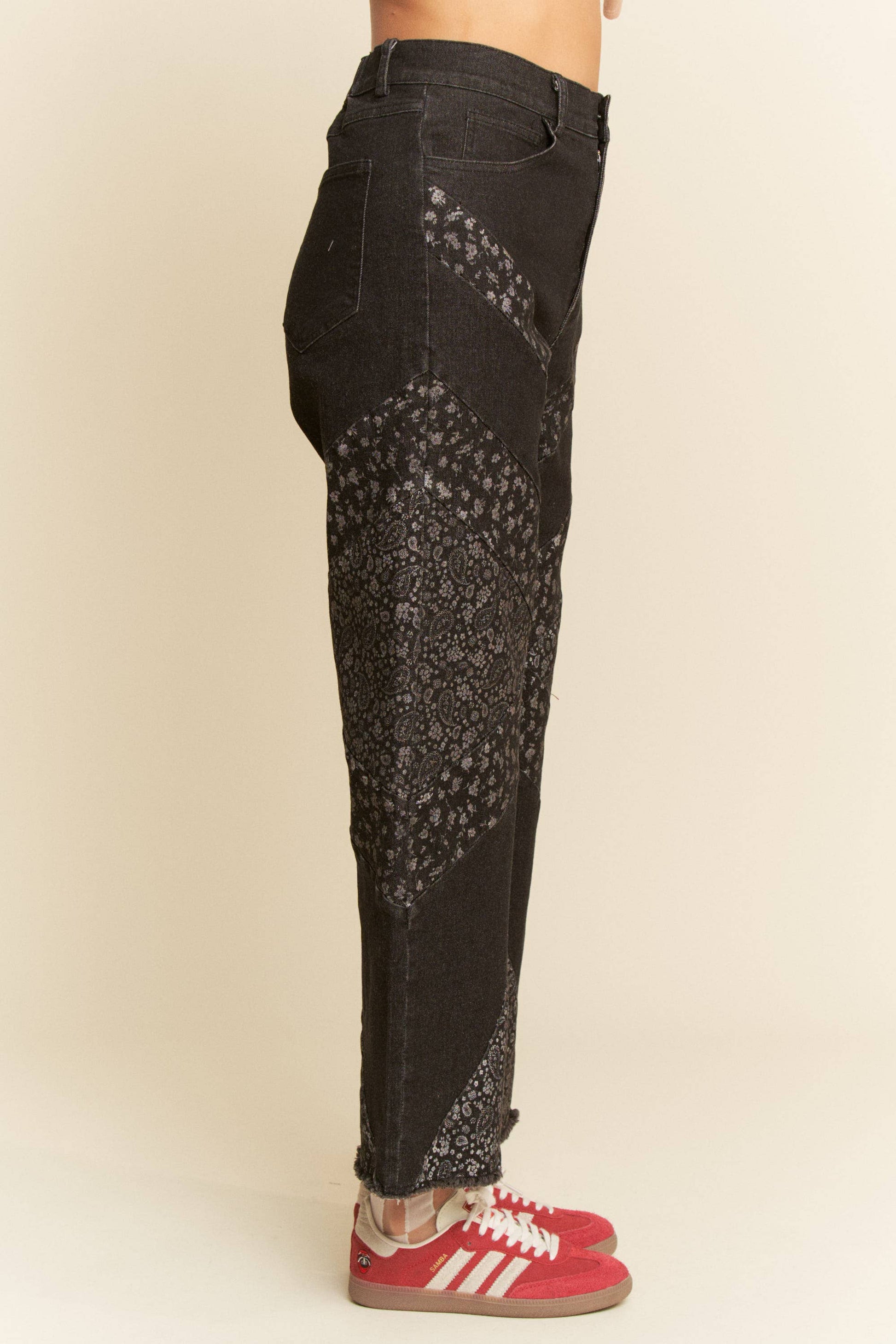 WIDE OPENING DENIM DITSY FLORAL AND PAISLEY PRINT