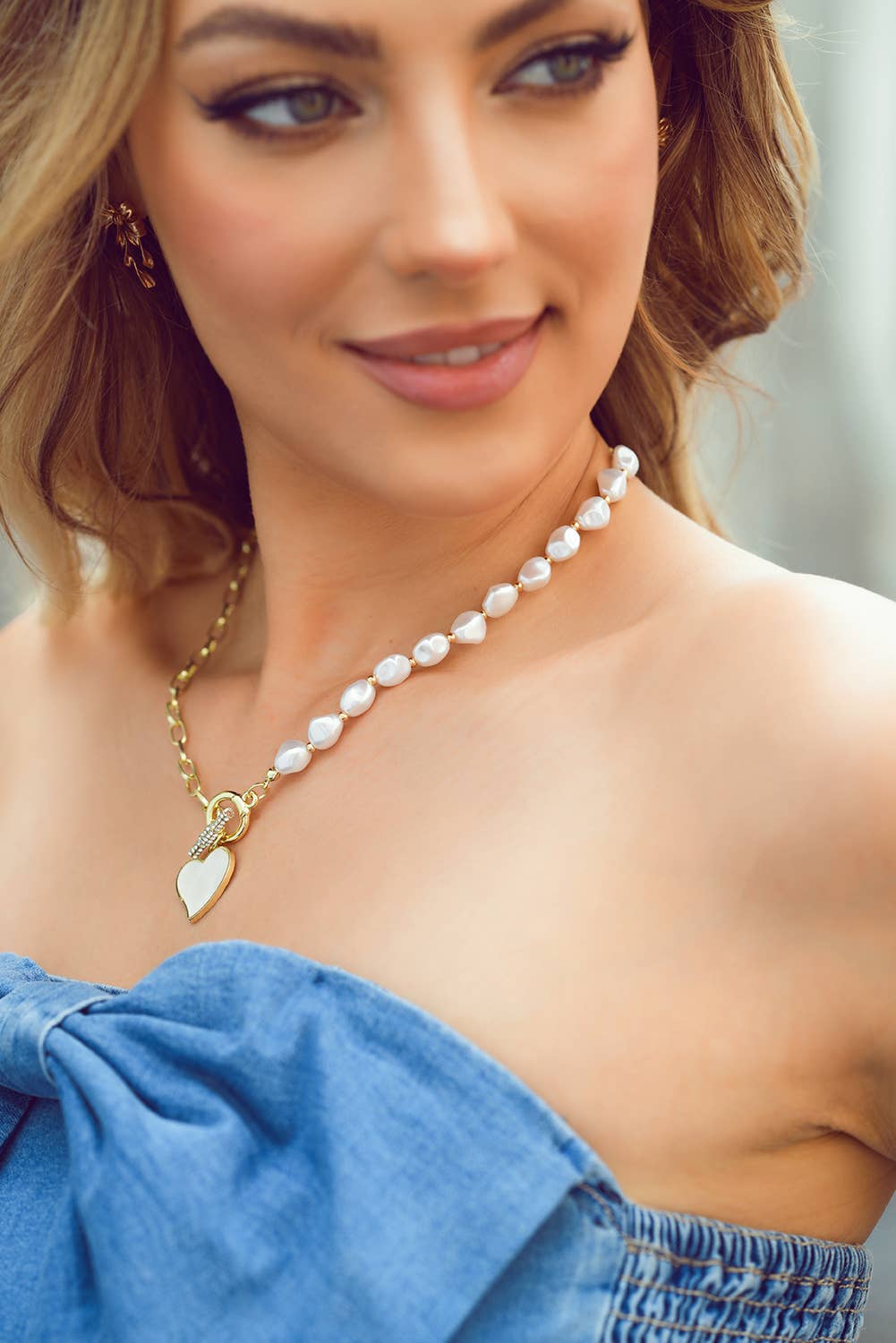 Heart Shape Pendant Rhinestone Decor Pearl Chain Necklace: Gold