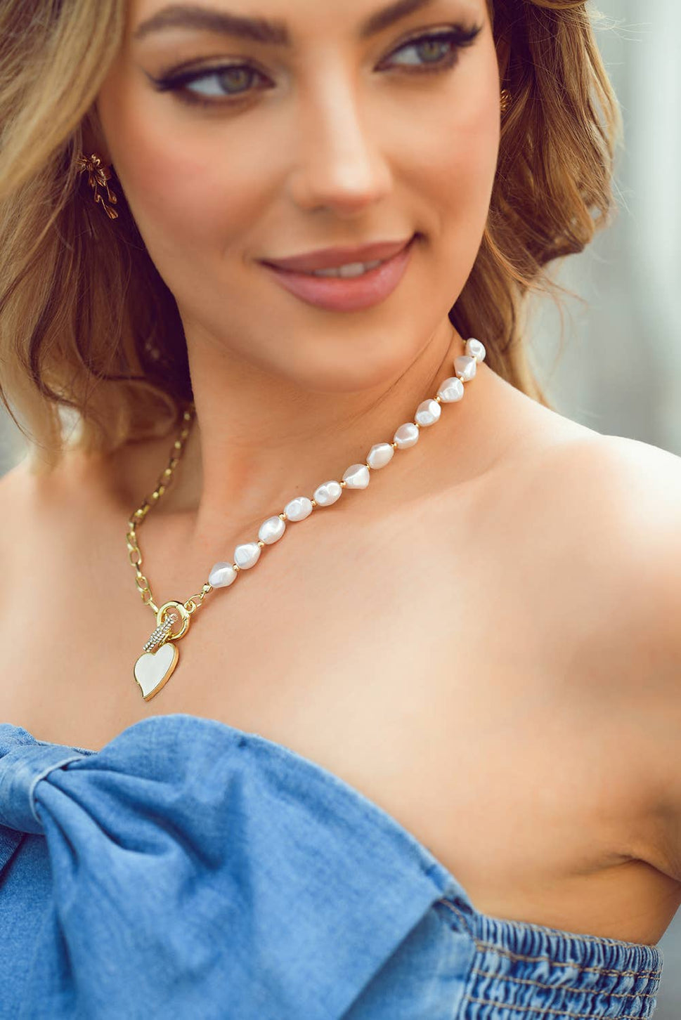 Heart Shape Pendant Rhinestone Decor Pearl Chain Necklace: Gold