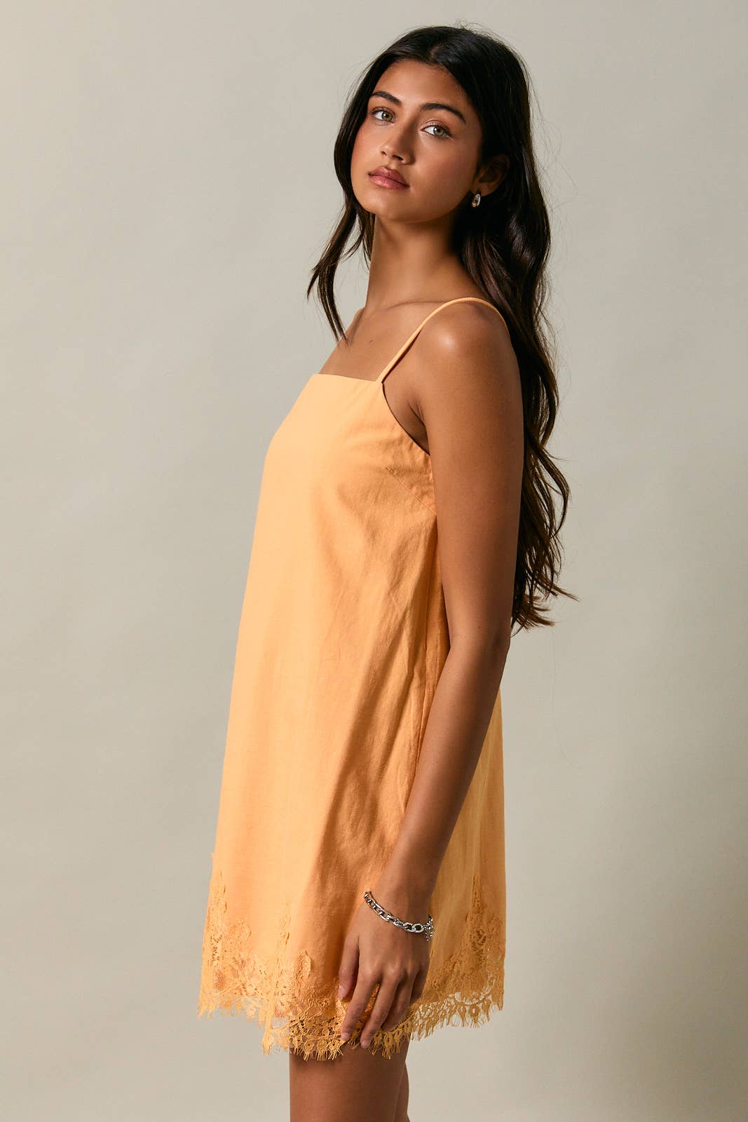 LACE TRIM SPAGHETTI SHIFT MINI DRESS