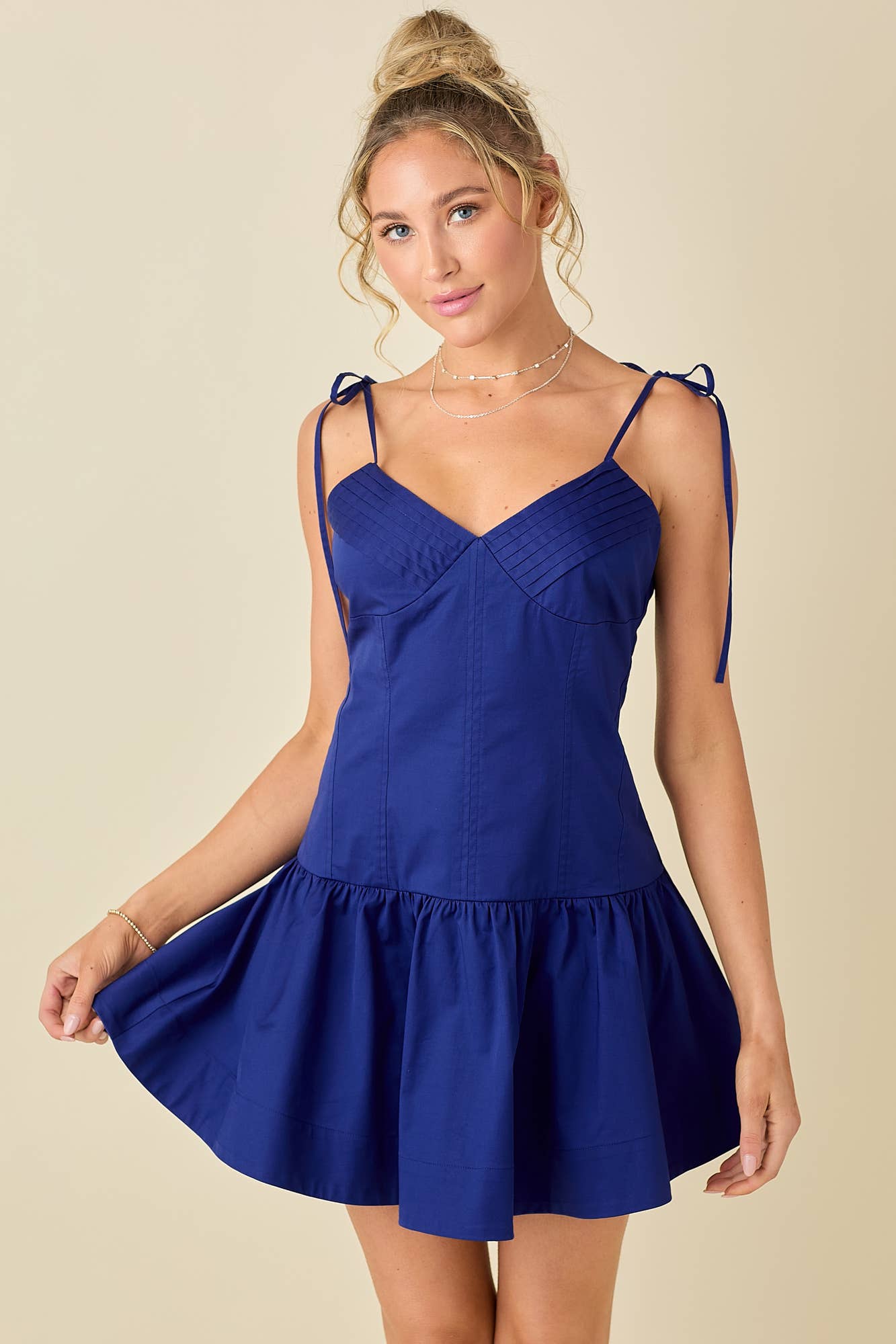 *V-neckline mini dress with pin-tuck detail: Navy