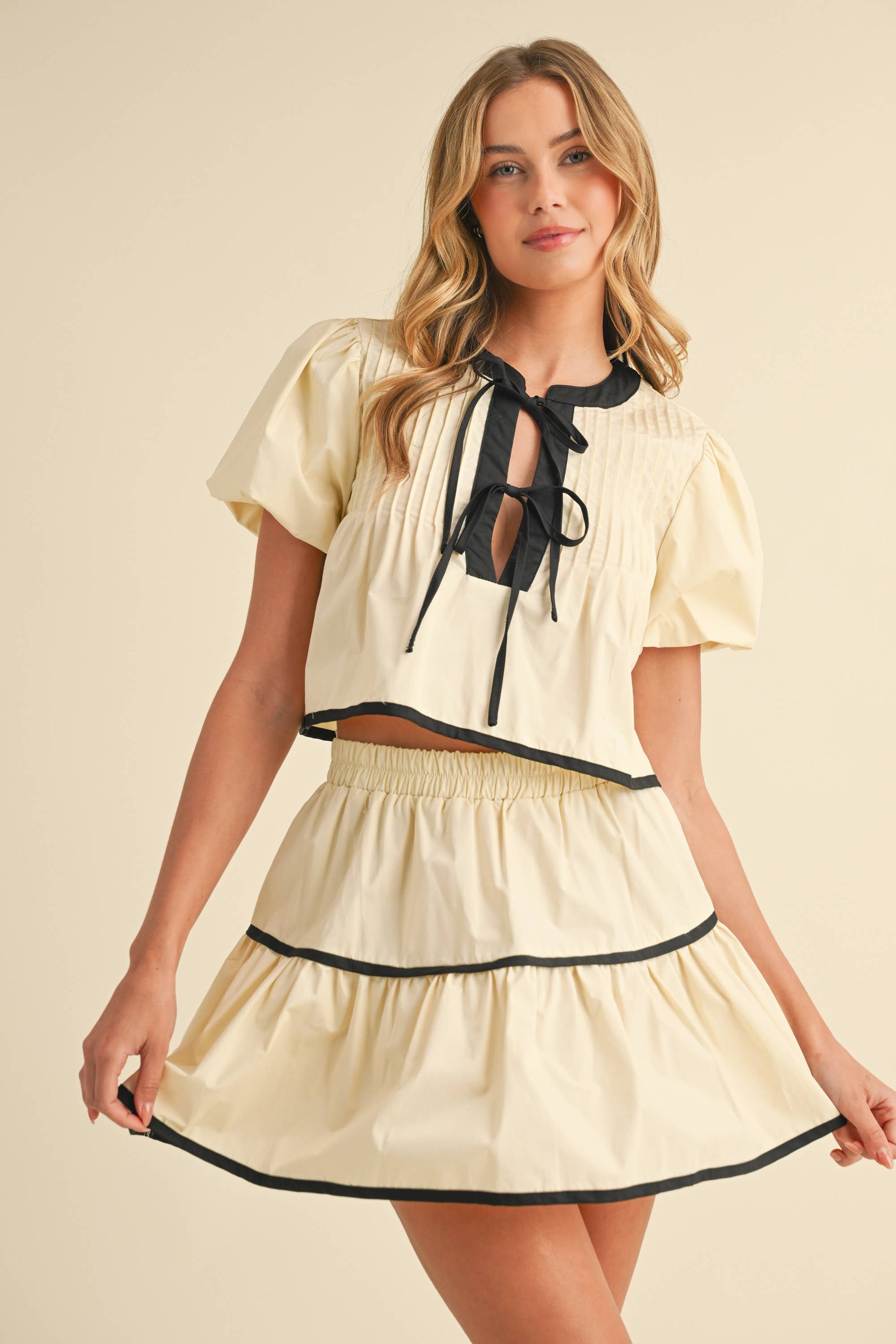 CONTRAST TIE TOP AND TIERED MINI SKIRT SET