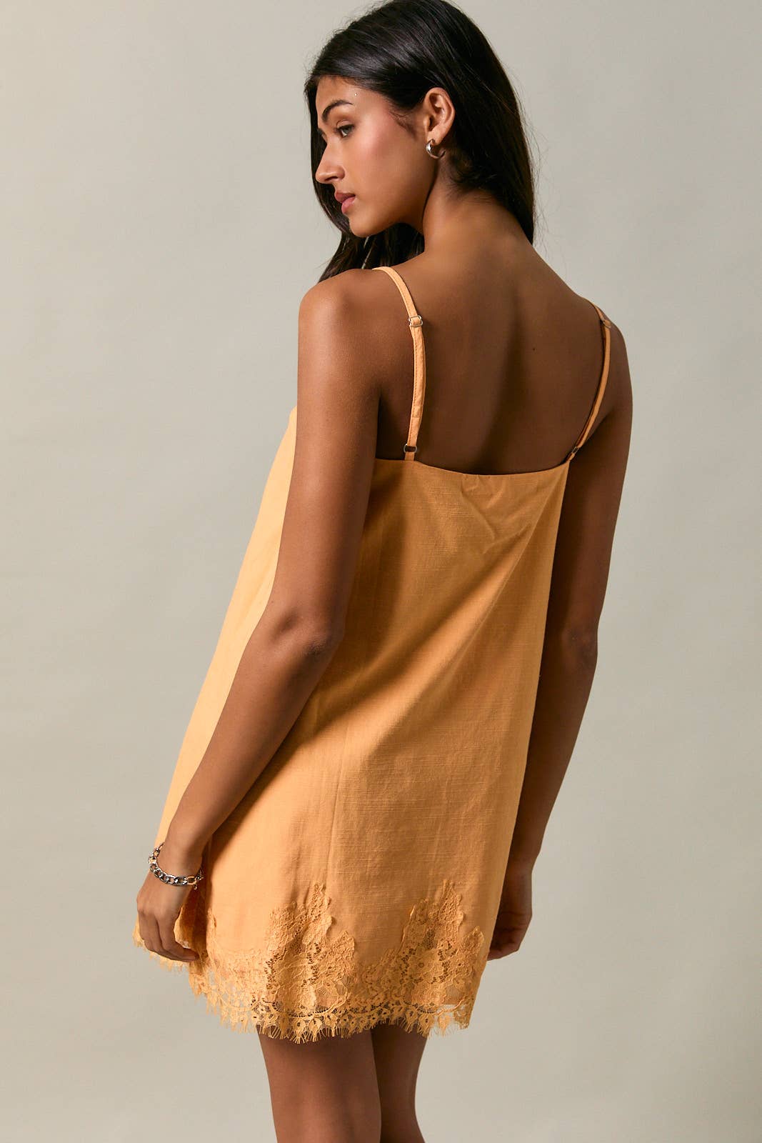 LACE TRIM SPAGHETTI SHIFT MINI DRESS