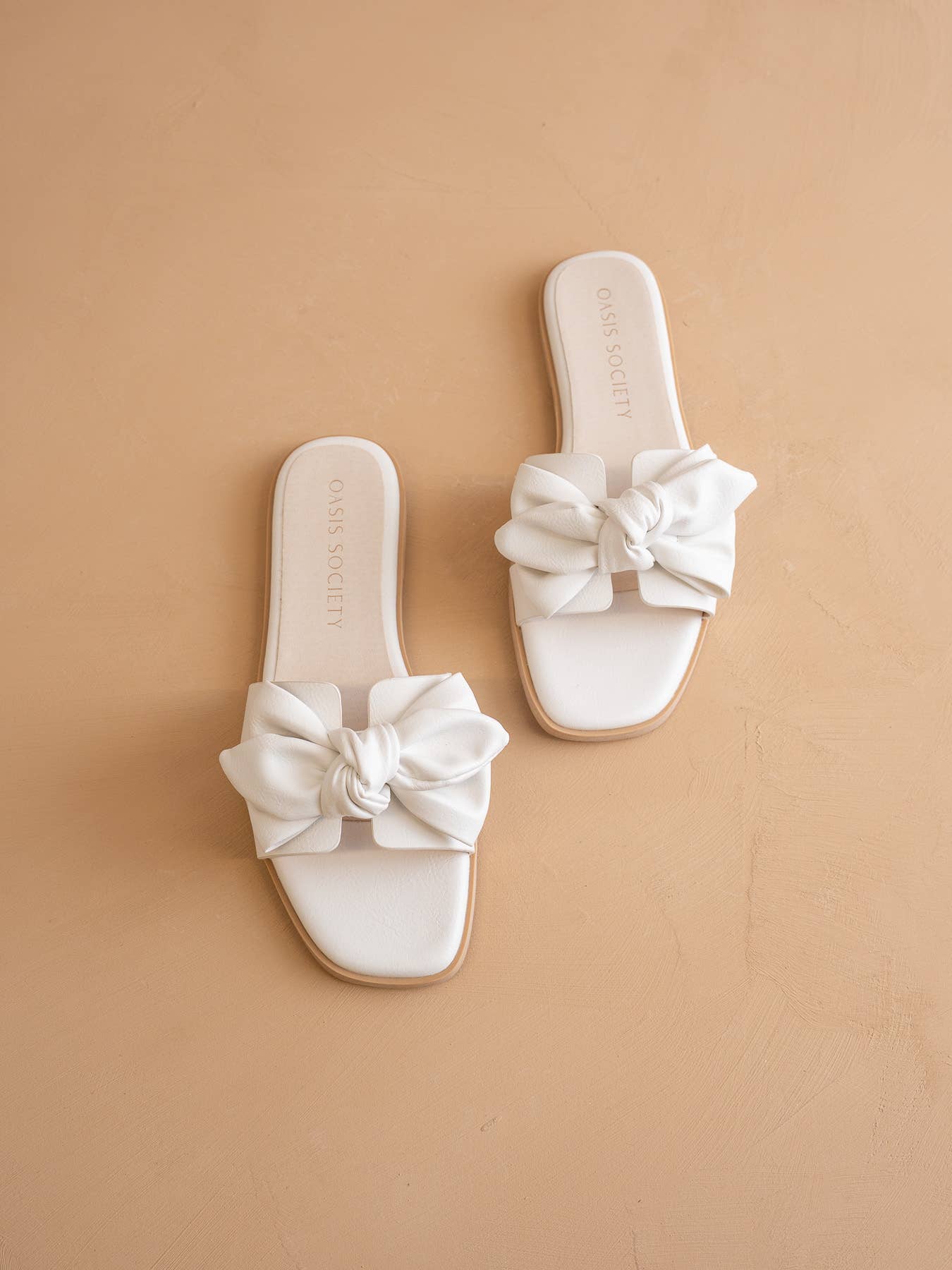 The Ginny | Textured Bow Slide