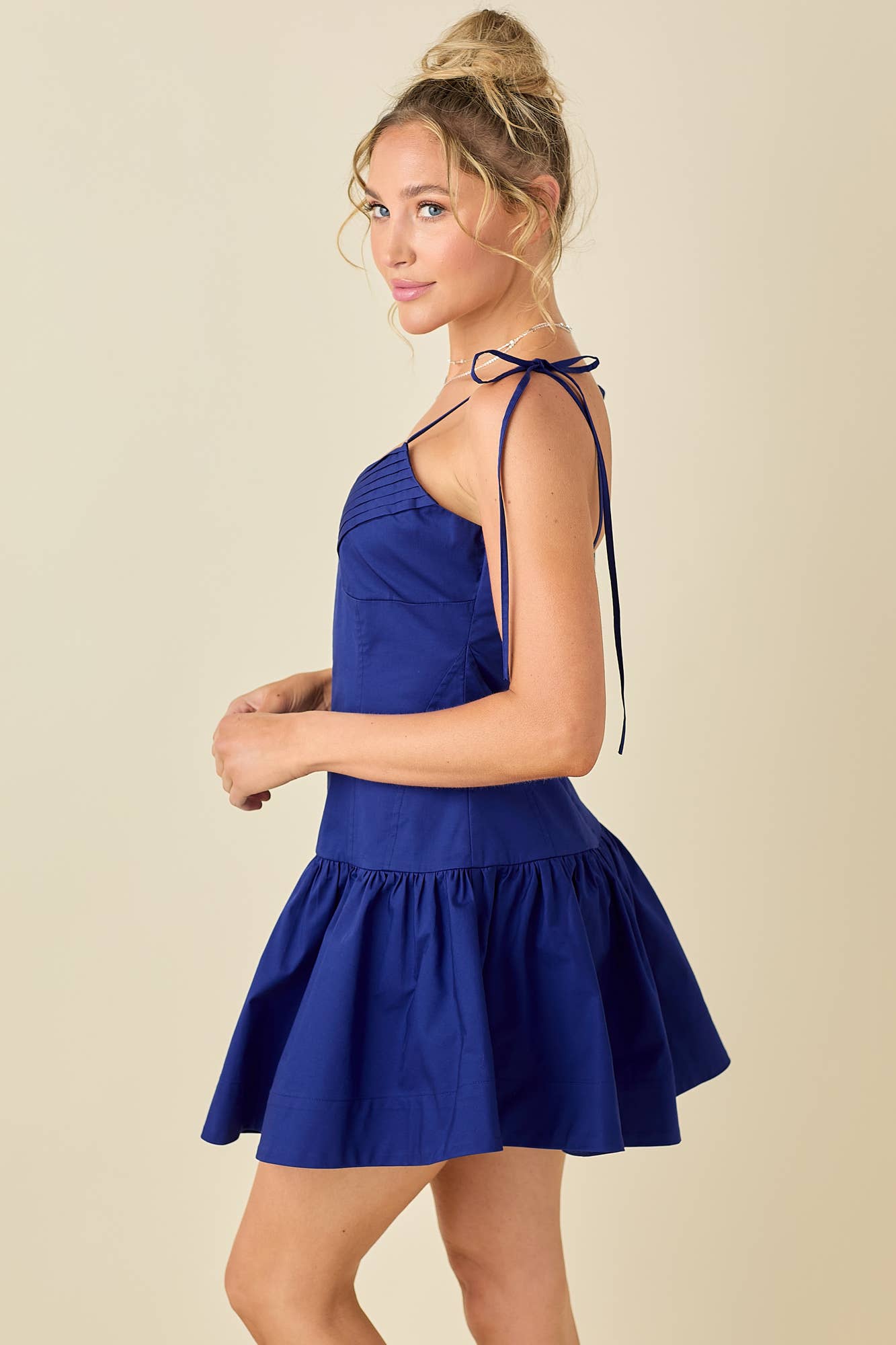 *V-neckline mini dress with pin-tuck detail: Navy