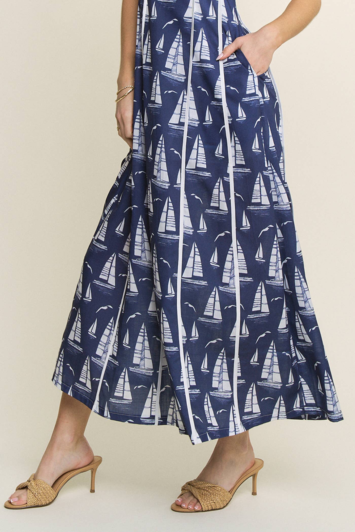 PRINTED PIPING DETAIL MAXI DRESS